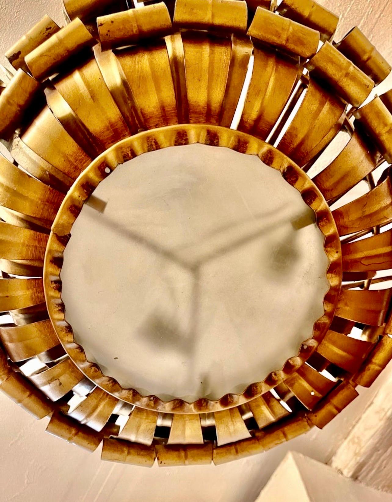 Espagnol Couronne espagnole Sunburst 3 unités encastré XL métal doré , circa 1950 en vente