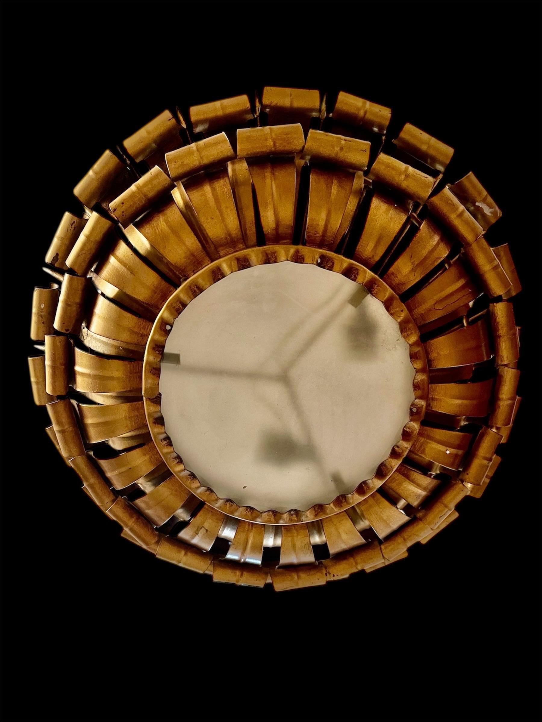 Luminaire à couronne espagnole XL en métal doré et verre dépoli , circa 1950 en vente 2
