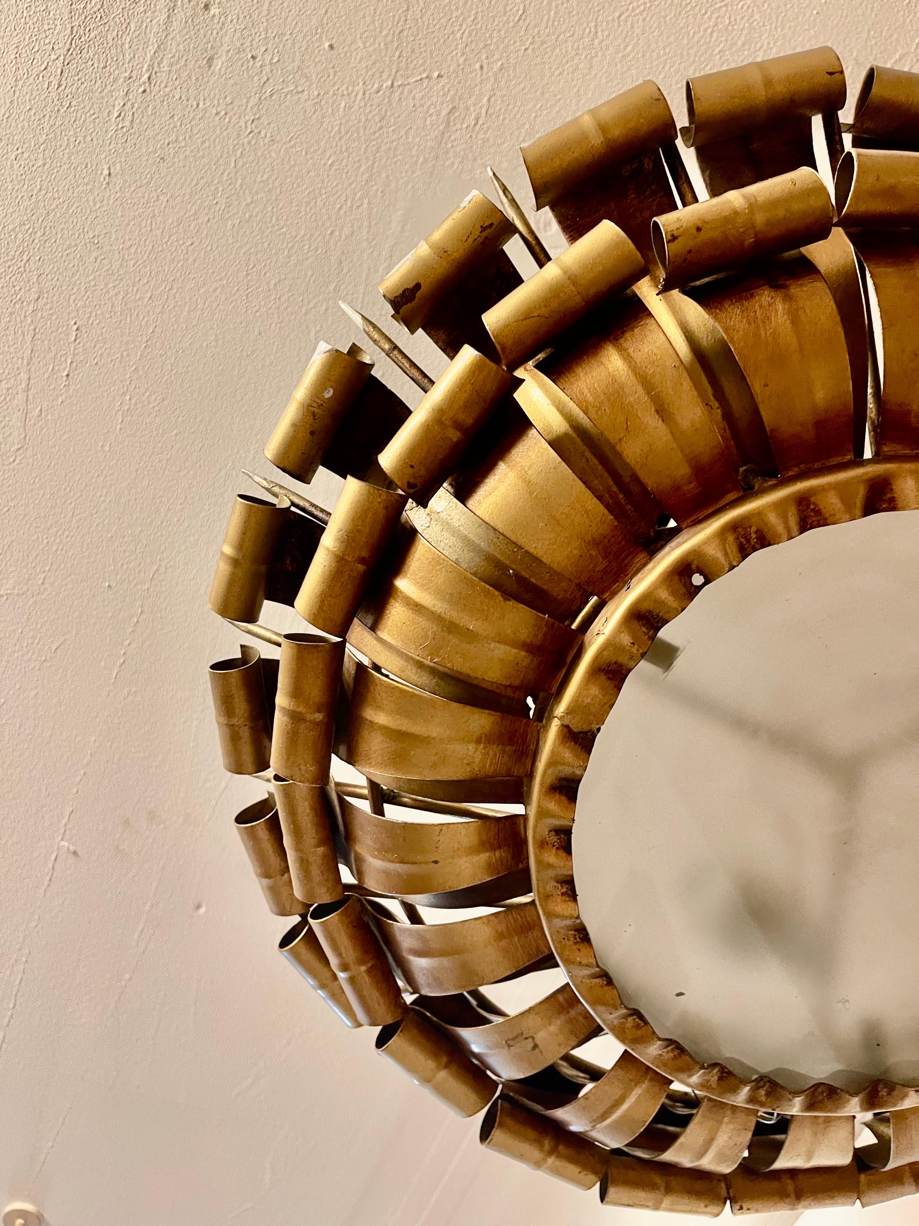 Luminaire à couronne espagnole XL en métal doré et verre dépoli , circa 1950 en vente 1