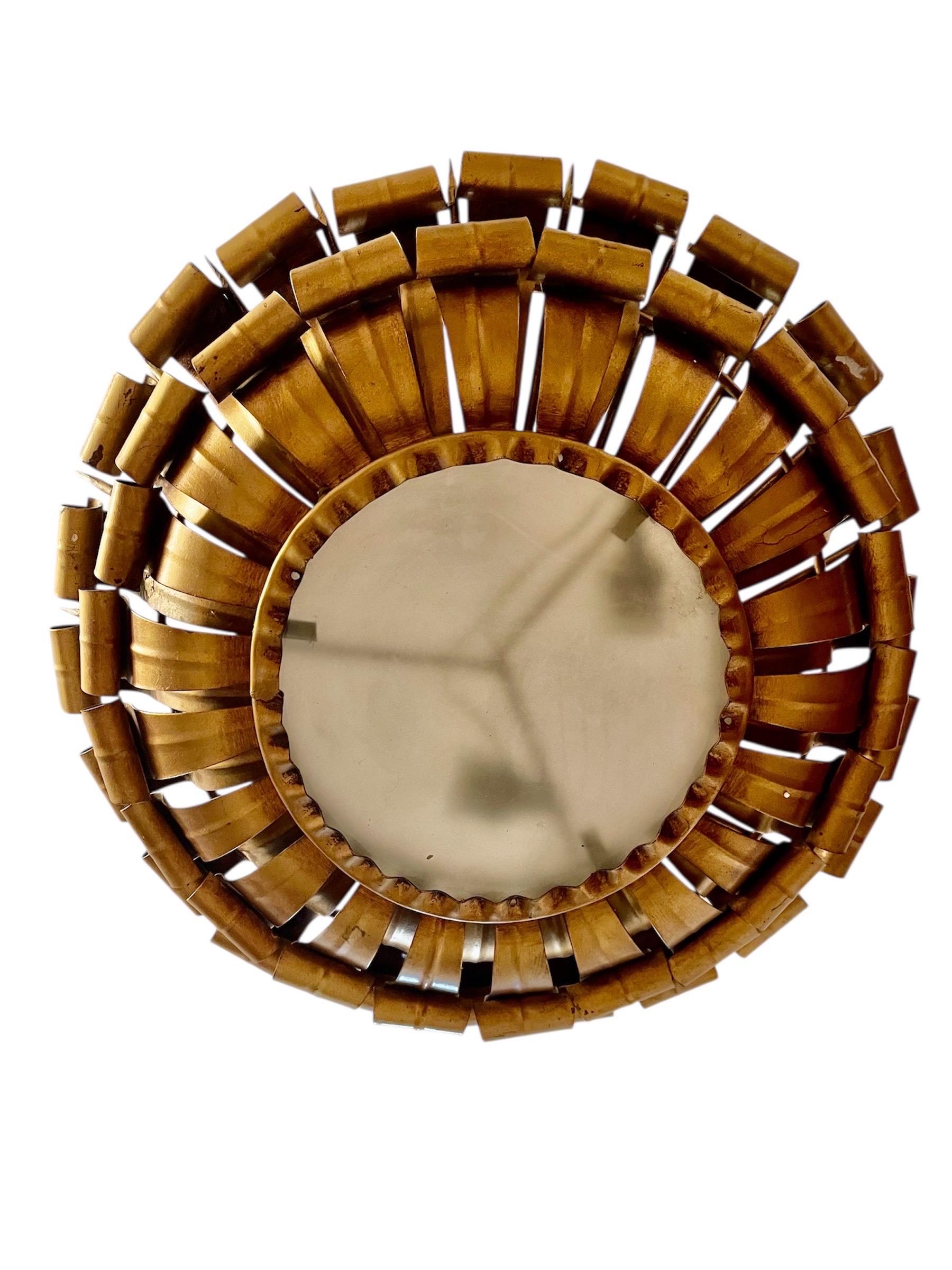 Lámpara española Crown Sunburst XXL en metal dorado y cristal esmerilado , circa 1950 en Bueno estado para la venta en La xara, VC