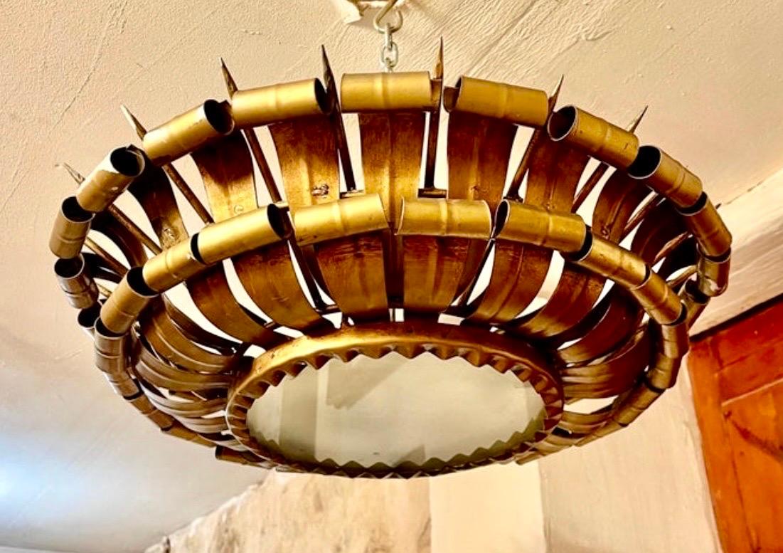 Luminaire PAIR en métal doré et verre dépoli , circa 1950 Bon état - En vente à La xara, VC