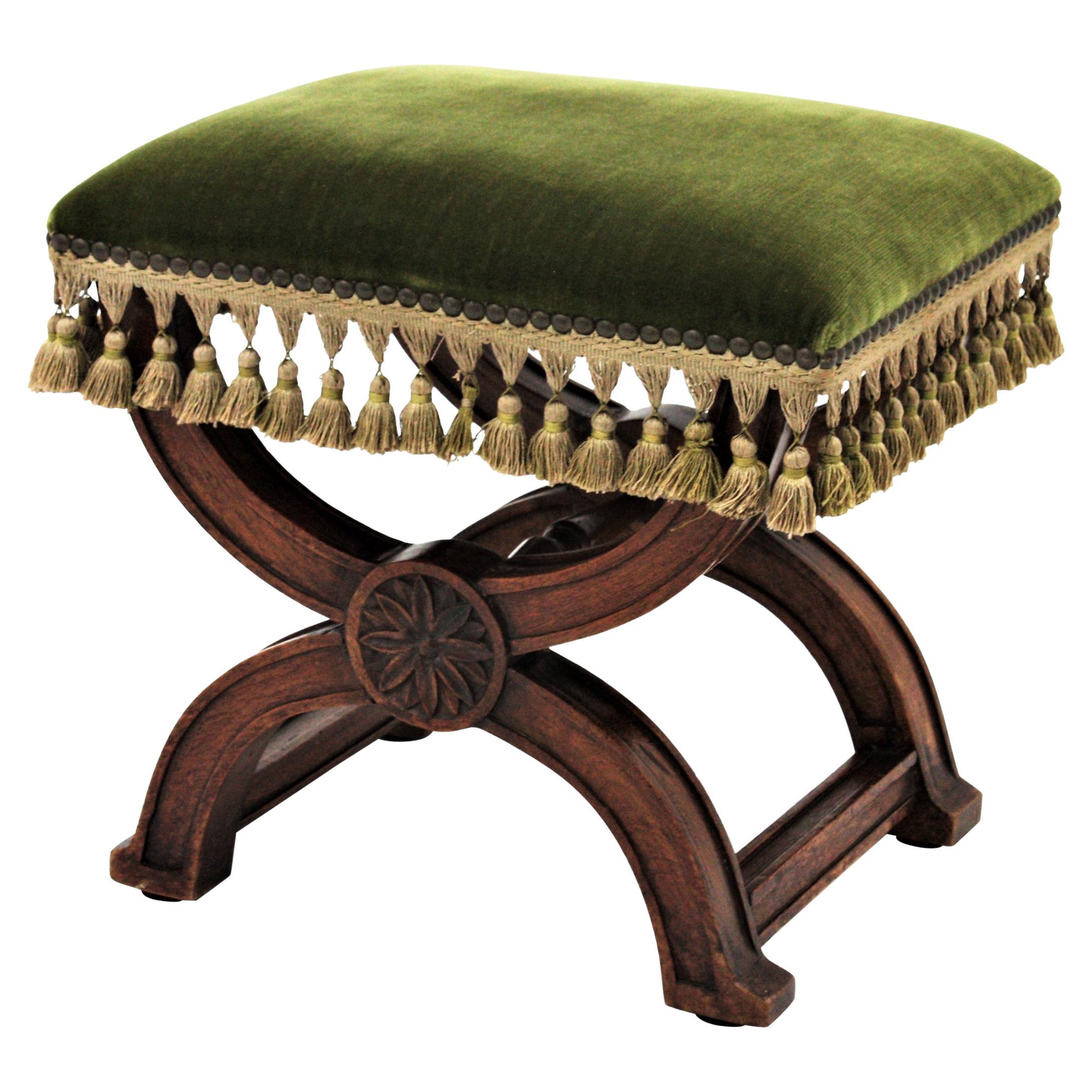 Taburete Español Curule en Wanut y Tapicería de Terciopelo Verde
