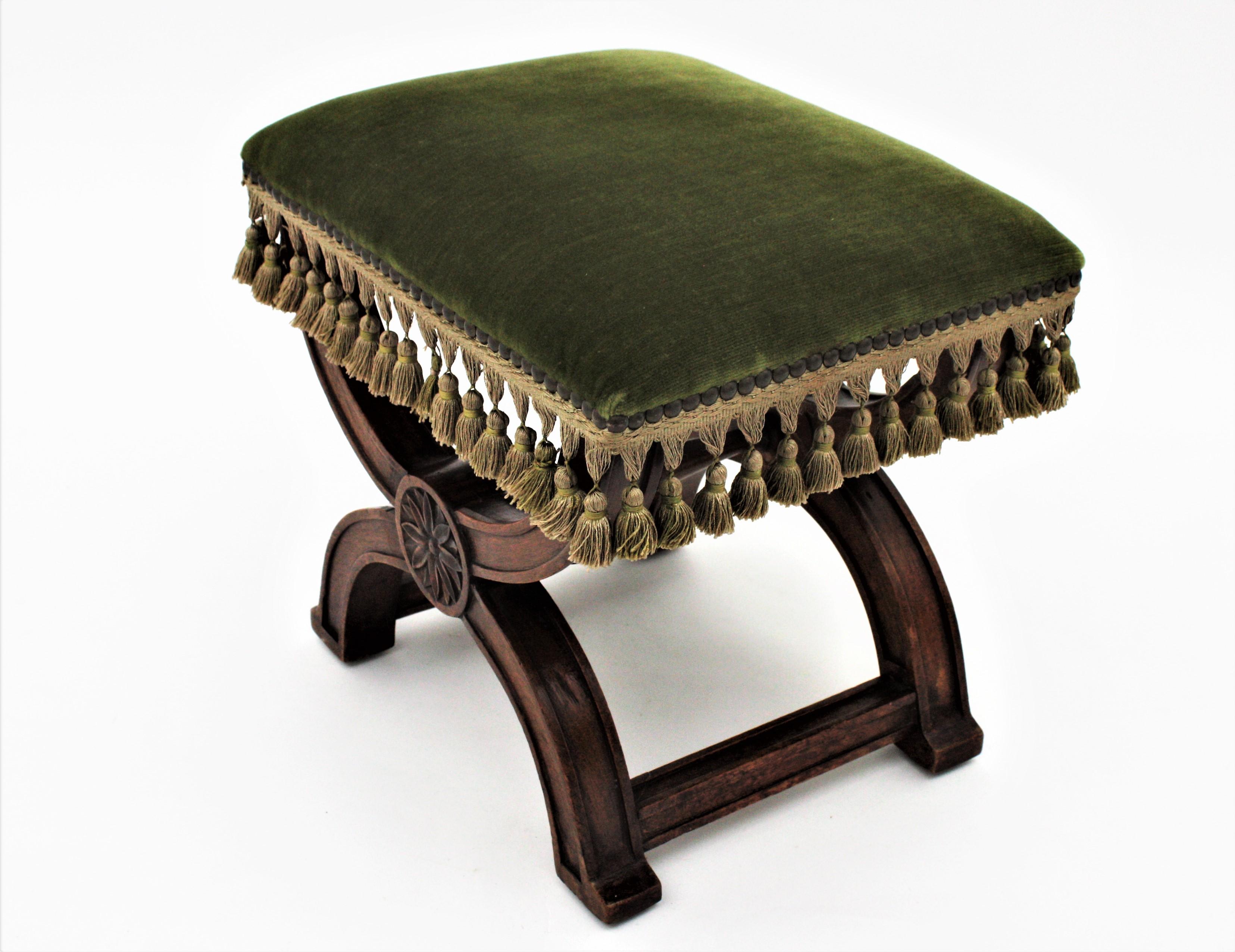 Spanish Curule Stool in Wanut and Green Velvet Upholstery For Sale 4
