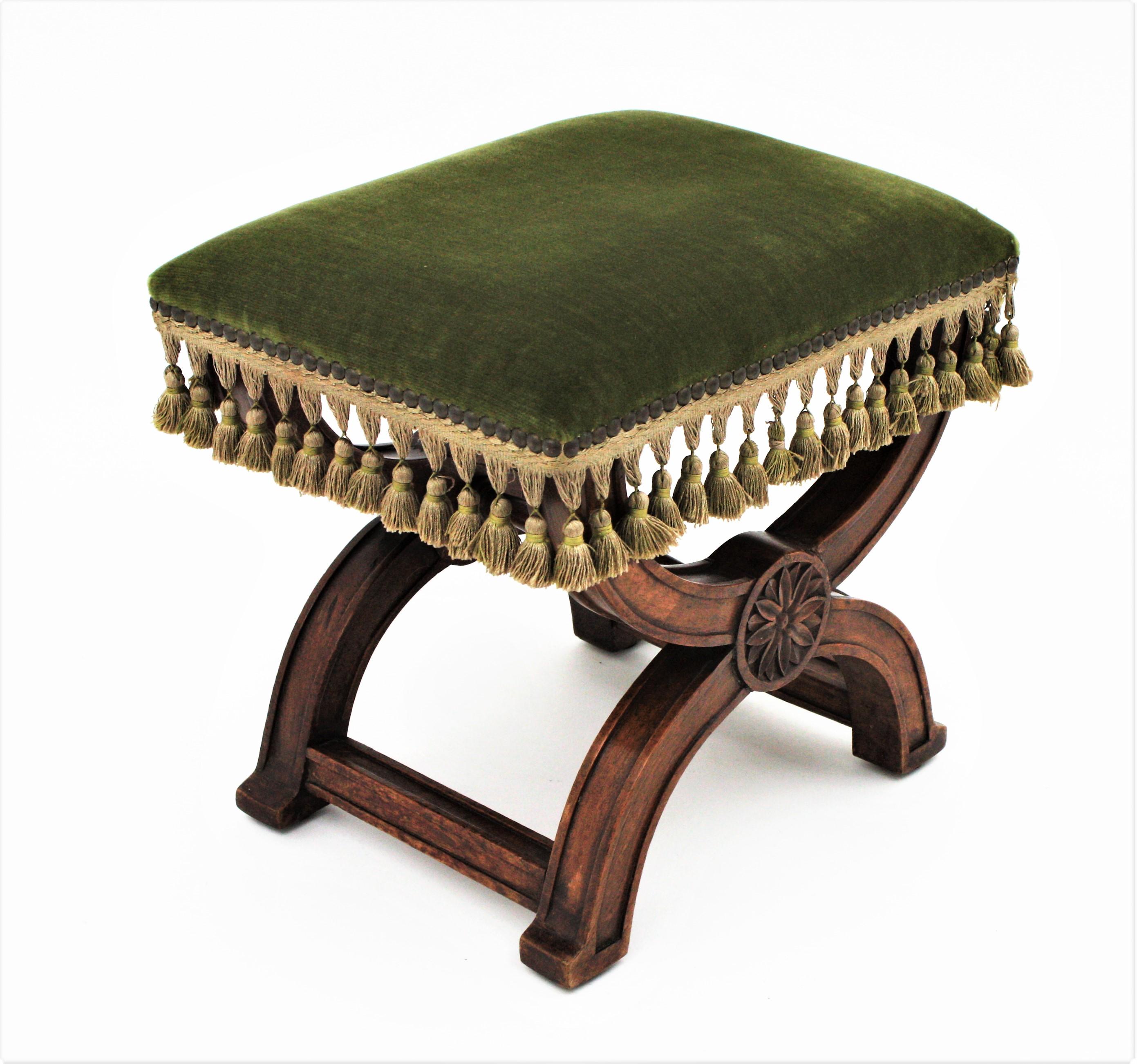 Spanish Curule Stool in Wanut and Green Velvet Upholstery For Sale 1