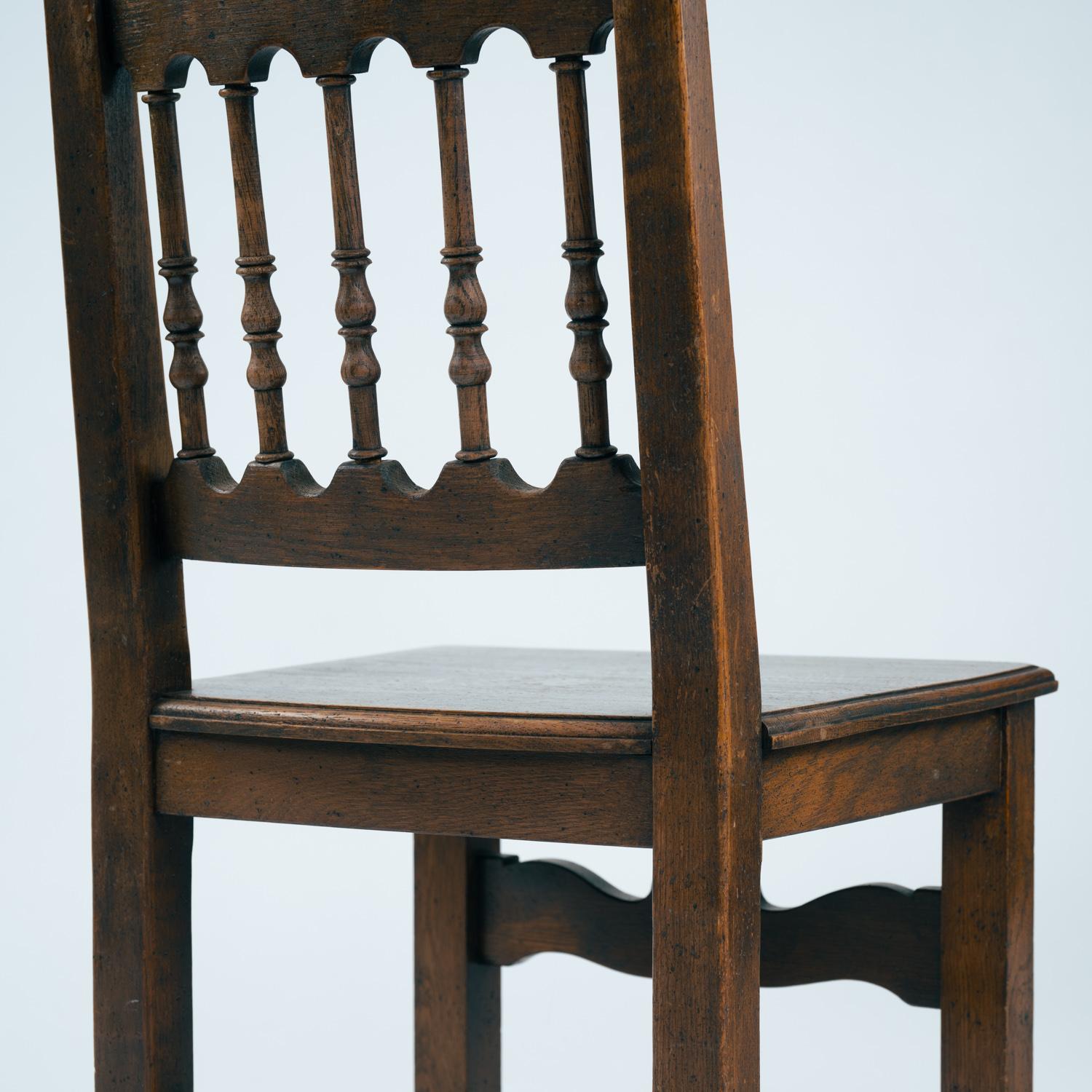 Spanish carved walnut wooden dining chairs, 1970s in vendita 6