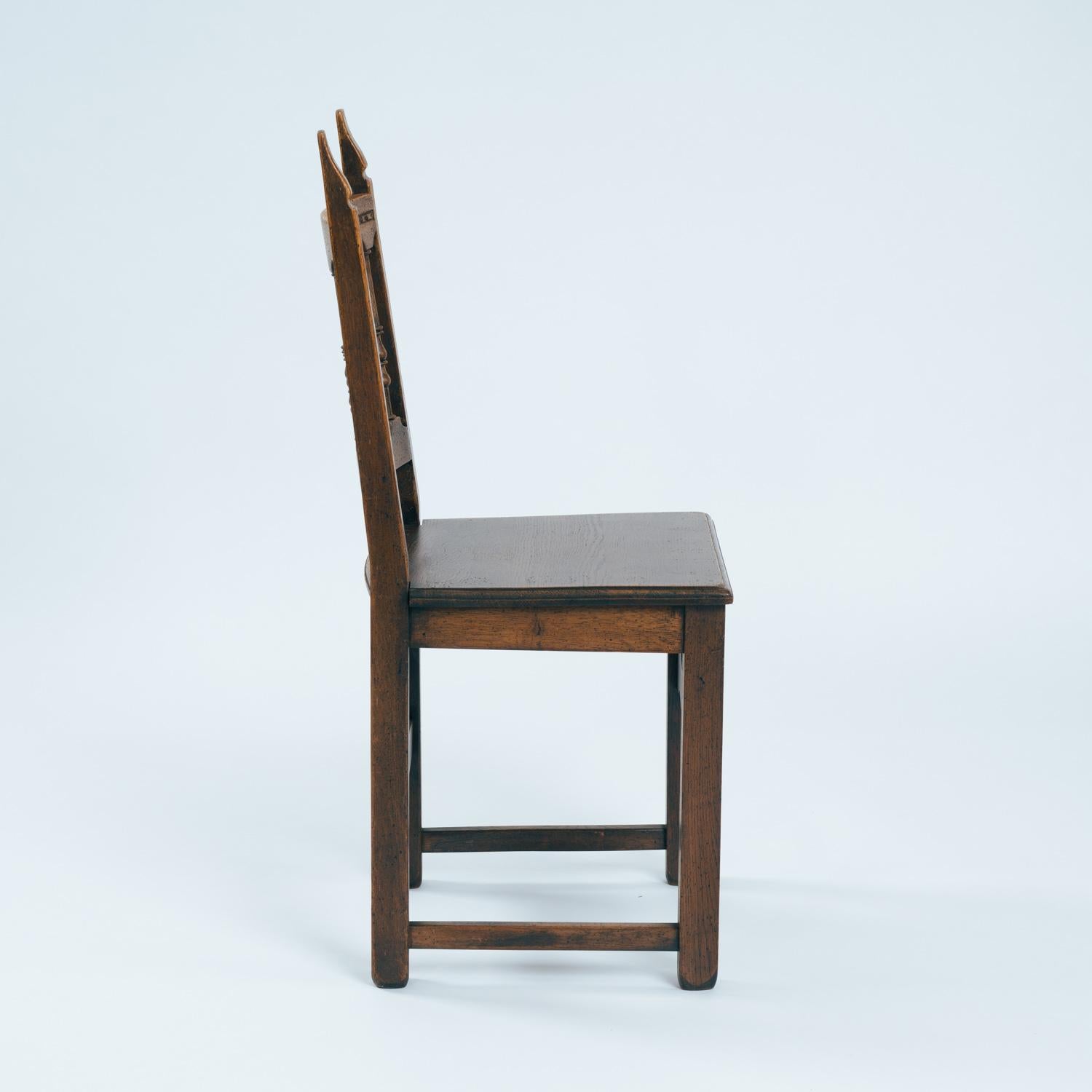 Spagnolo Spanish carved walnut wooden dining chairs, 1970s in vendita