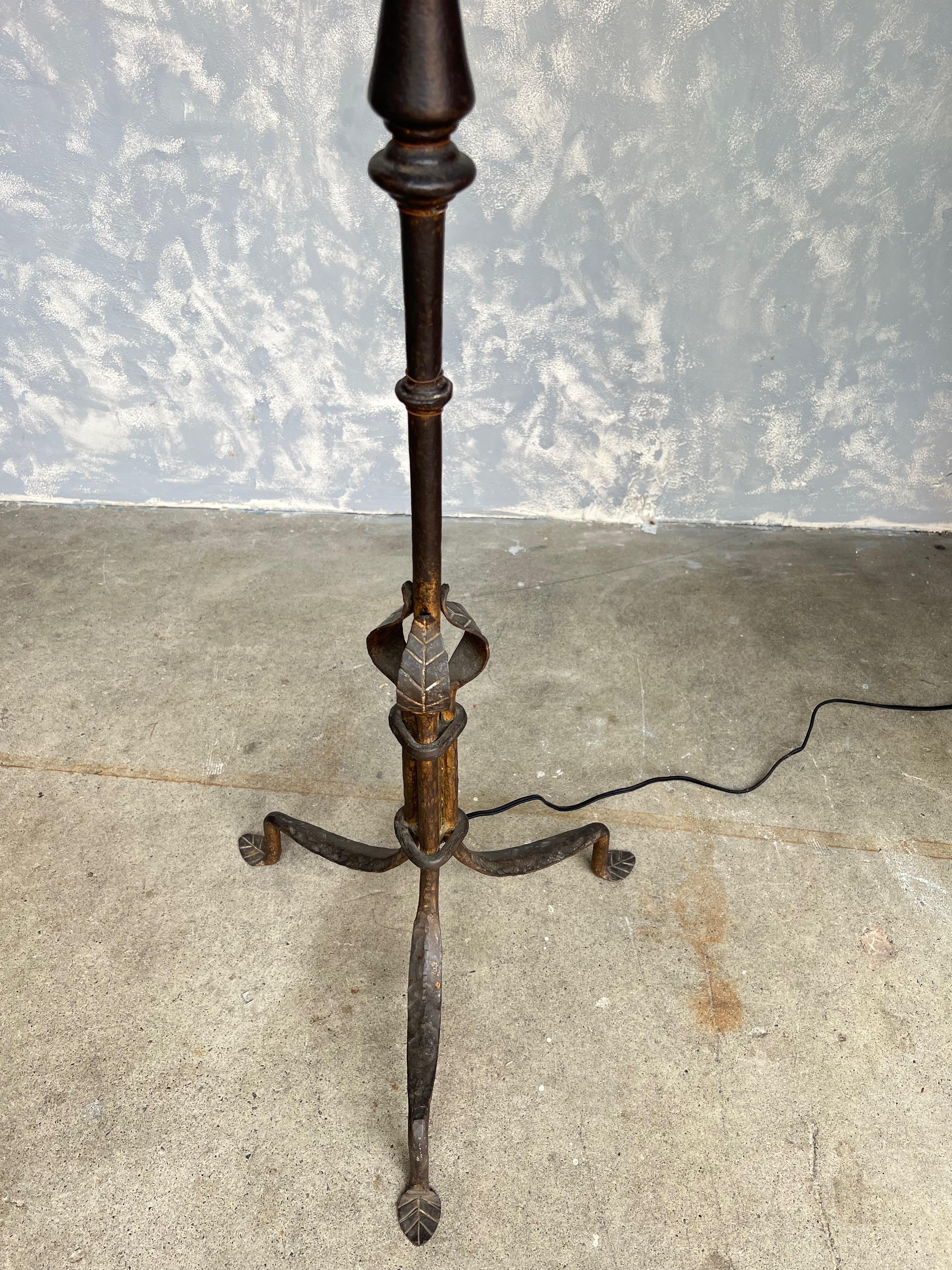  Spanish Dark Patinated Wrought Iron Floor Lamp  For Sale 1