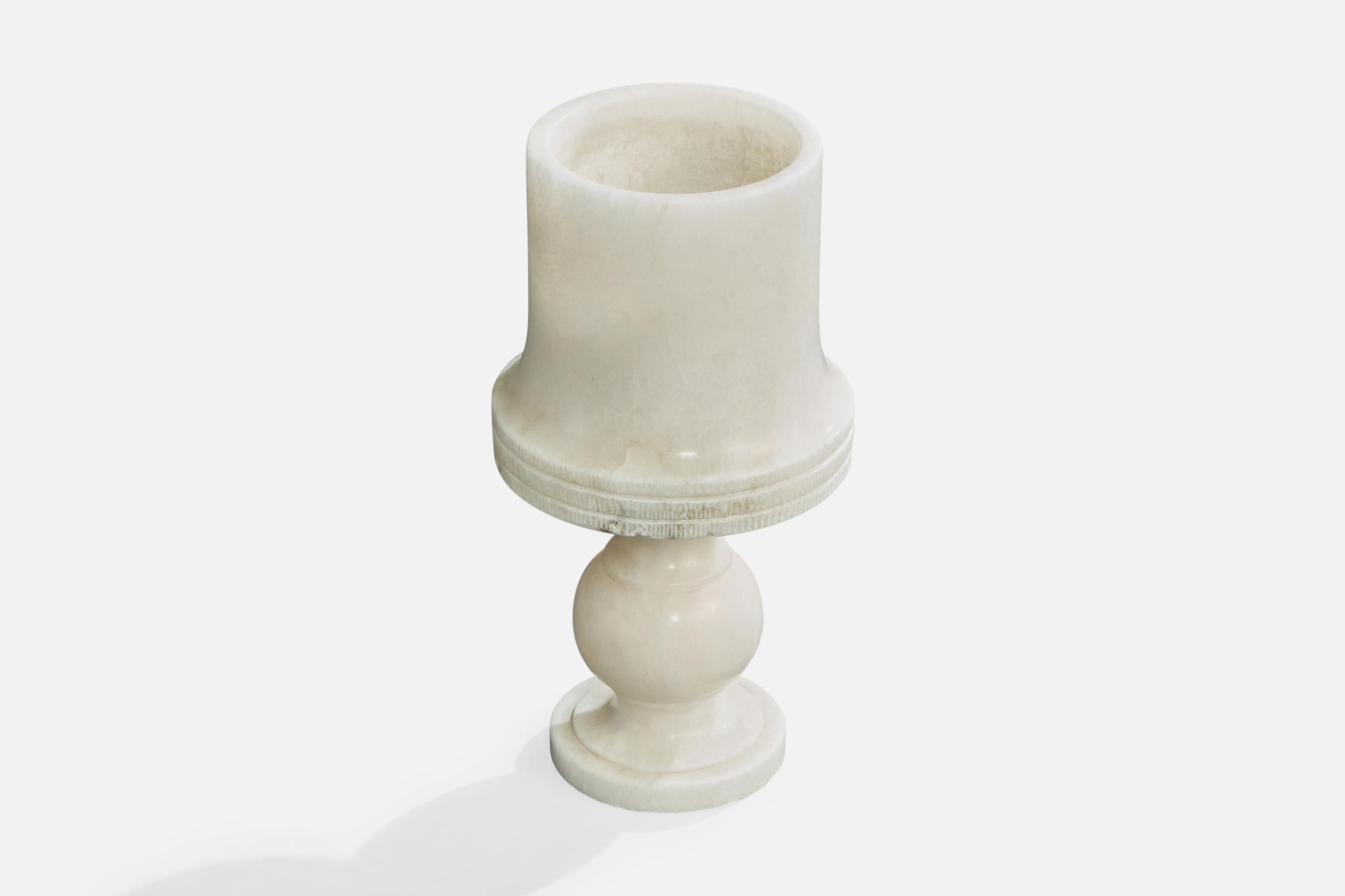 Mid-Century Modern Designer espagnol, lampe de table, albâtre, Espagne, années 1970 en vente