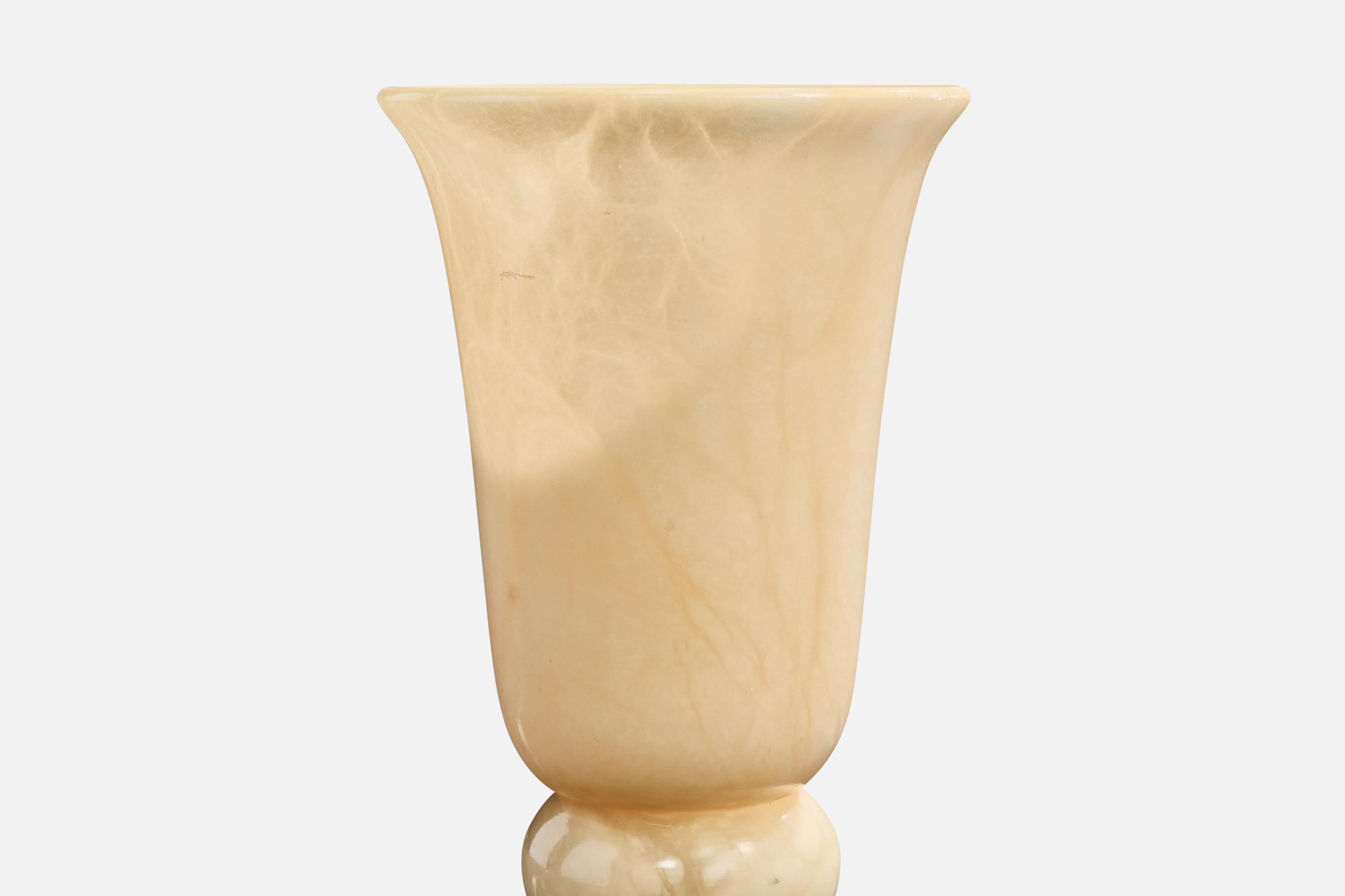 Spanische Designerin, Tischlampe, Alabaster, Spanien, 1970er Jahre (Ende des 20. Jahrhunderts) im Angebot