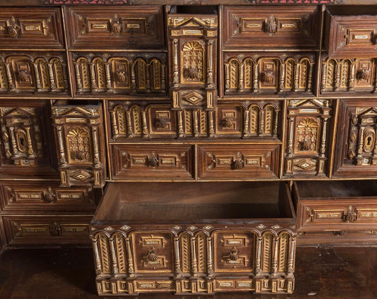 Spanish Desk ‘Bargueño’ Walnut 17th Century Support 19th Century Restored In Good Condition In Madrid, ES