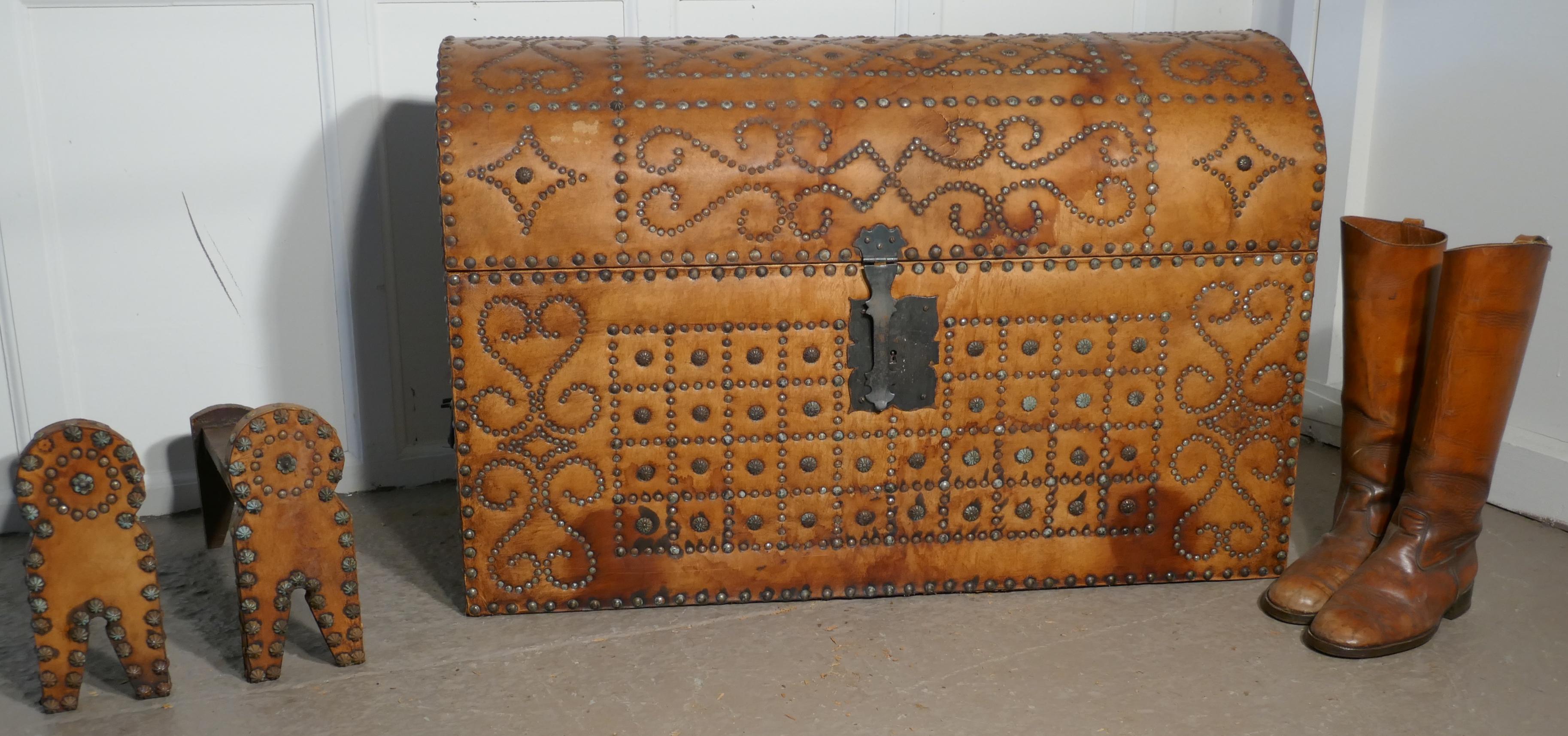 Spanish Dome Top Leather Brass Studded Marriage Chest or Travel Trunk In Good Condition In Chillerton, Isle of Wight