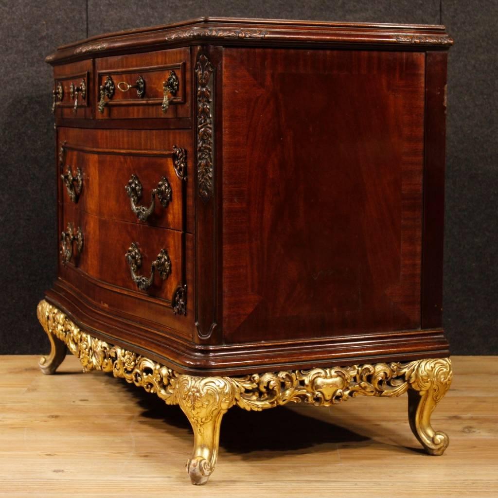 Spanish Dresser in Carved Mahogany with Four Drawers from 20th Century In Good Condition In Vicoforte, Piedmont