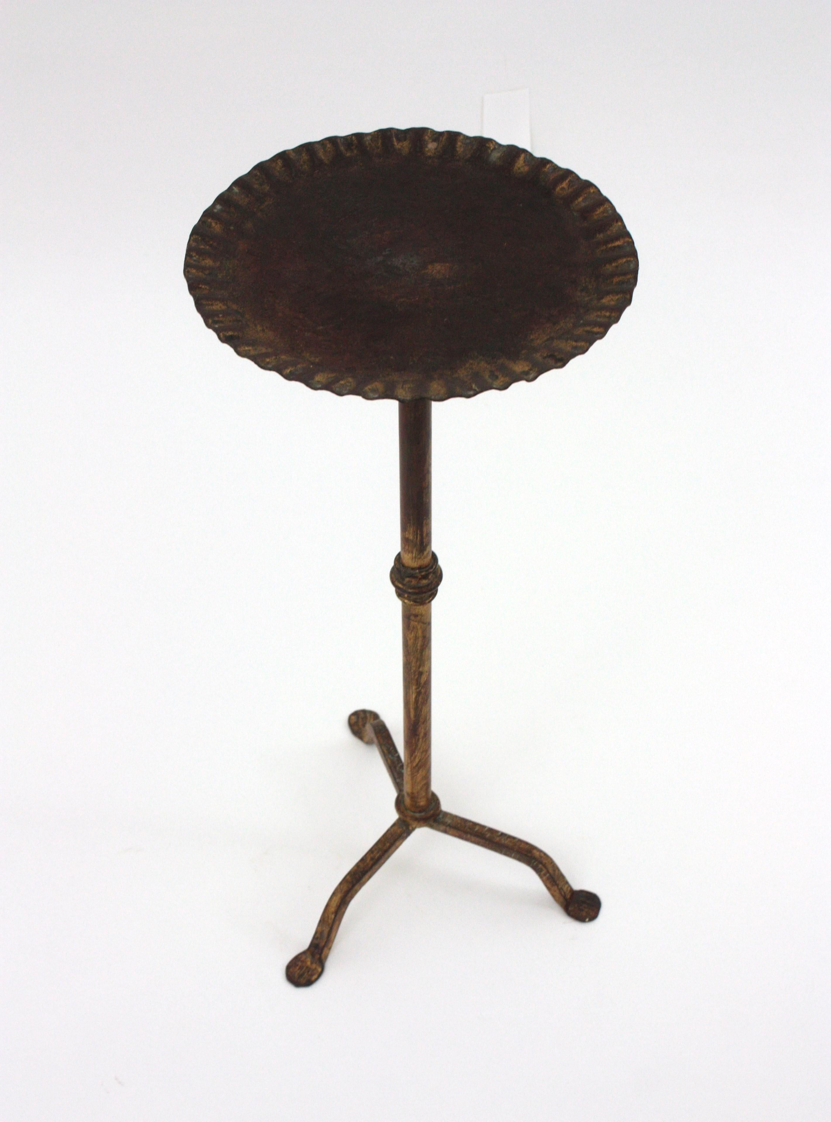 Tavolino spagnolo Gueridon / Tavolino in ferro dorato Parcel, anni '50 2
