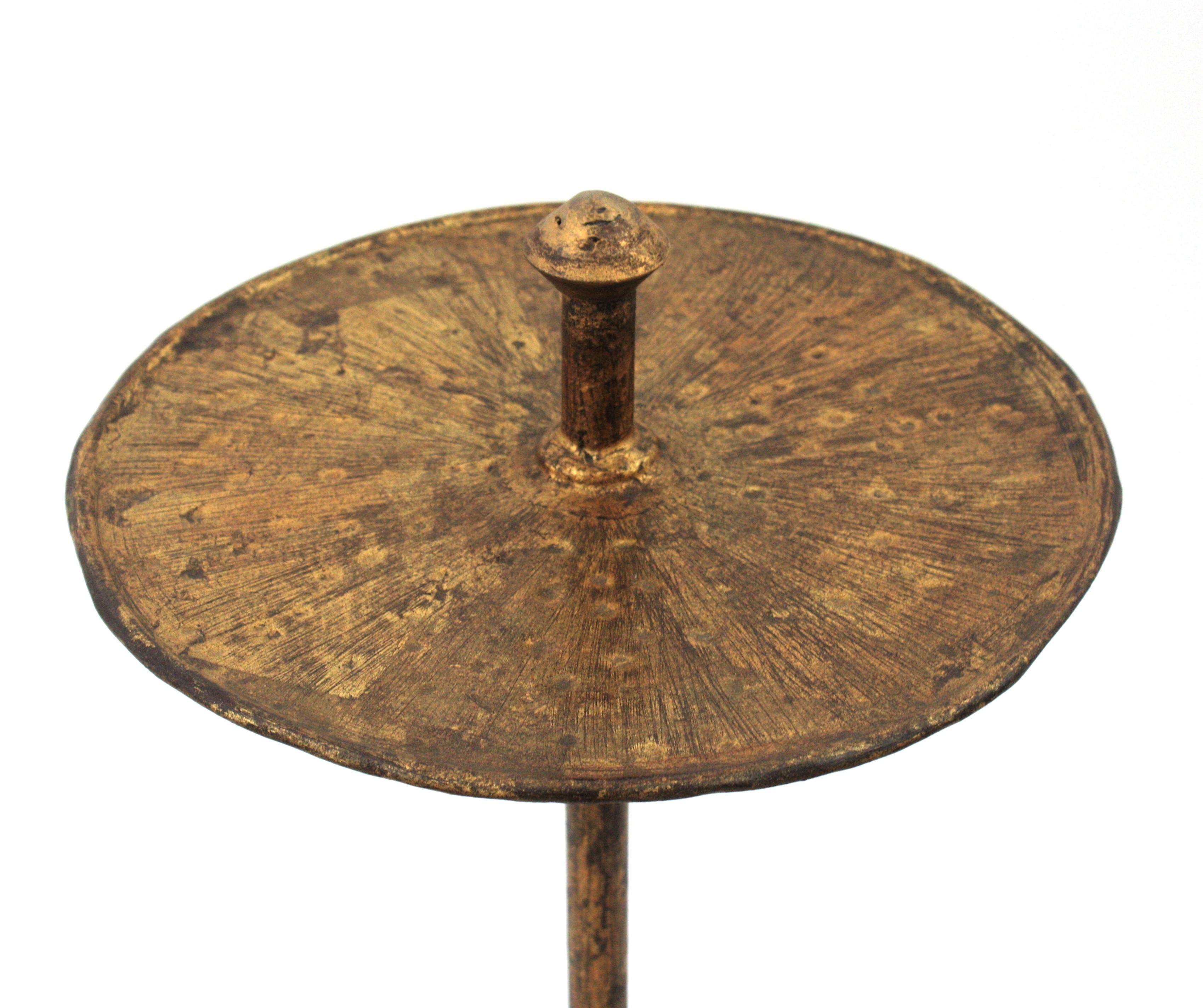 Spanish 1940s Wrought Iron Gilt Drinks Table / Side Table, Handle Detail In Good Condition For Sale In Barcelona, ES