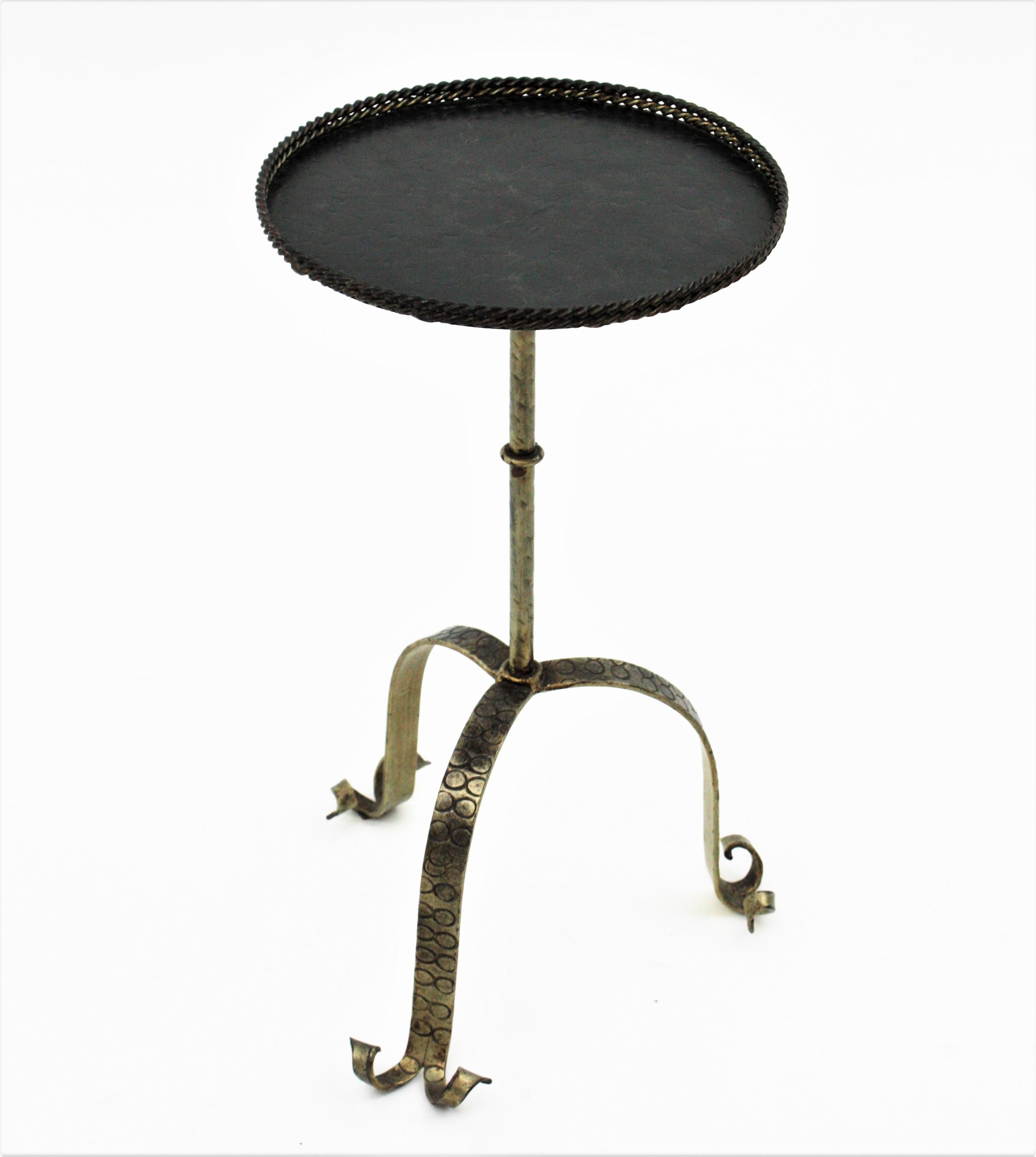 Mid-Century Modern Spanish Drinks Table / Martini Table / End Table in Gilt and Black Iron For Sale