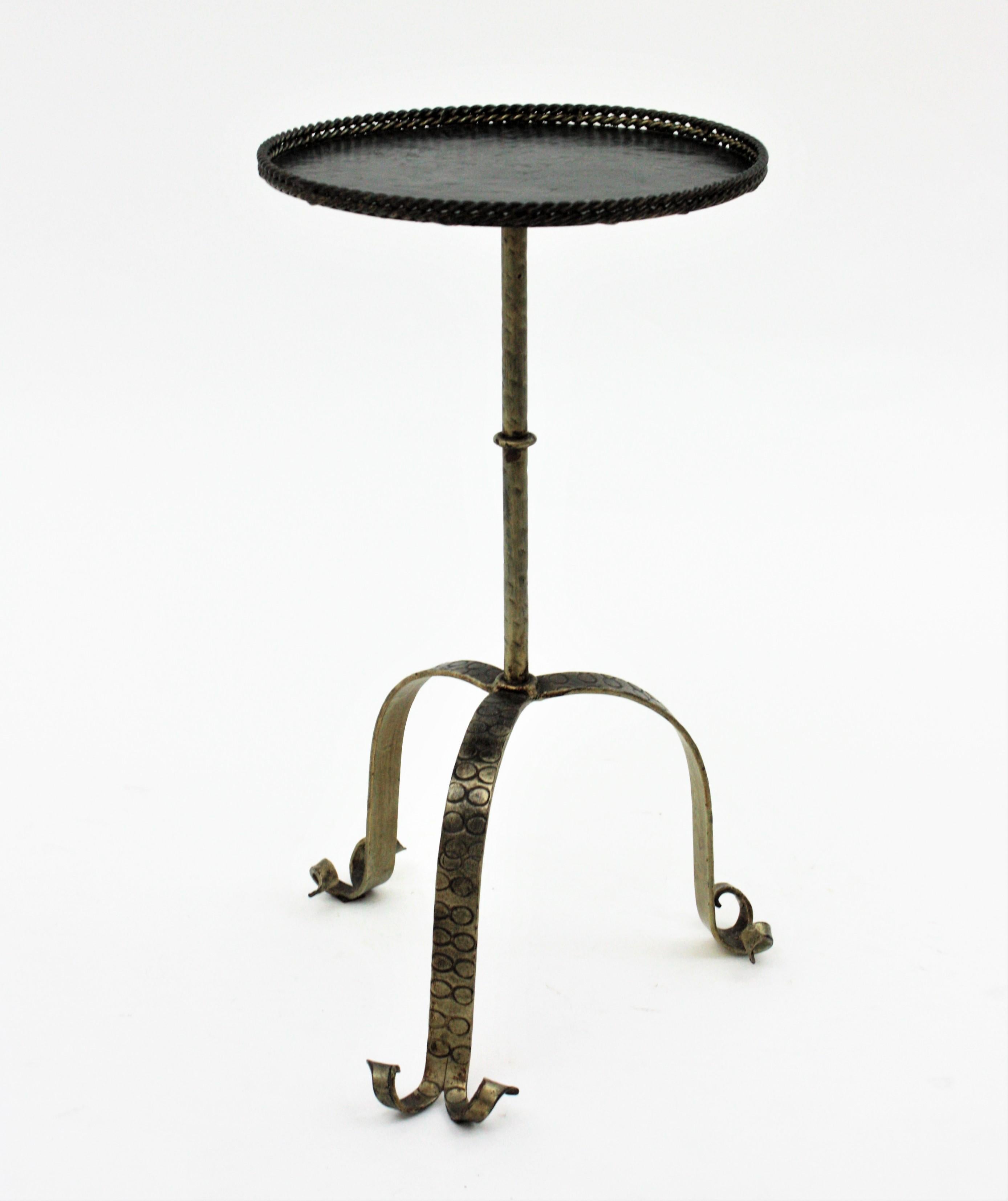 20th Century Spanish Drinks Table / Martini Table / End Table in Gilt and Black Iron For Sale