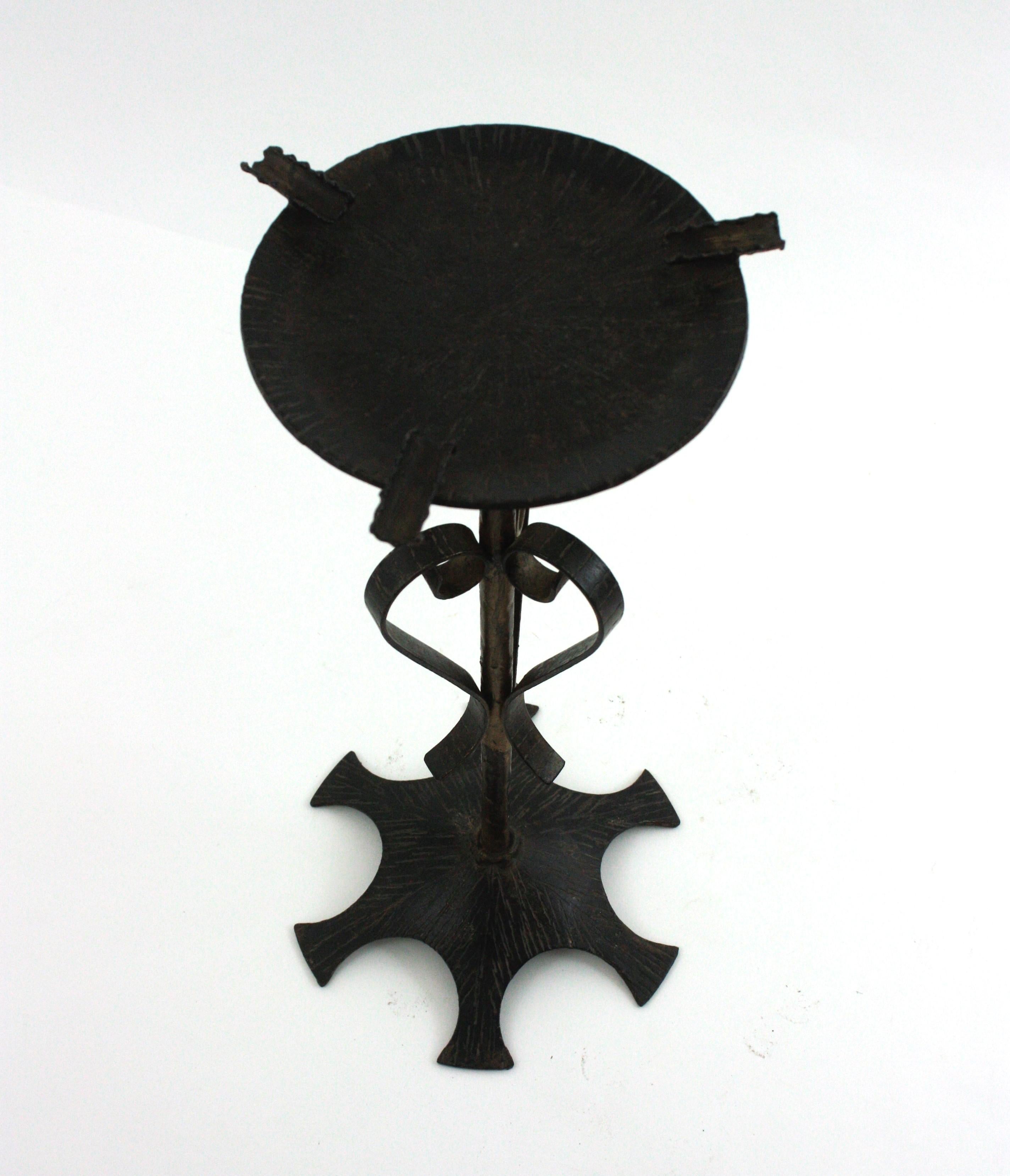 Tavolino / Tavolino / Posacenere spagnolo in ferro nero in vendita 9
