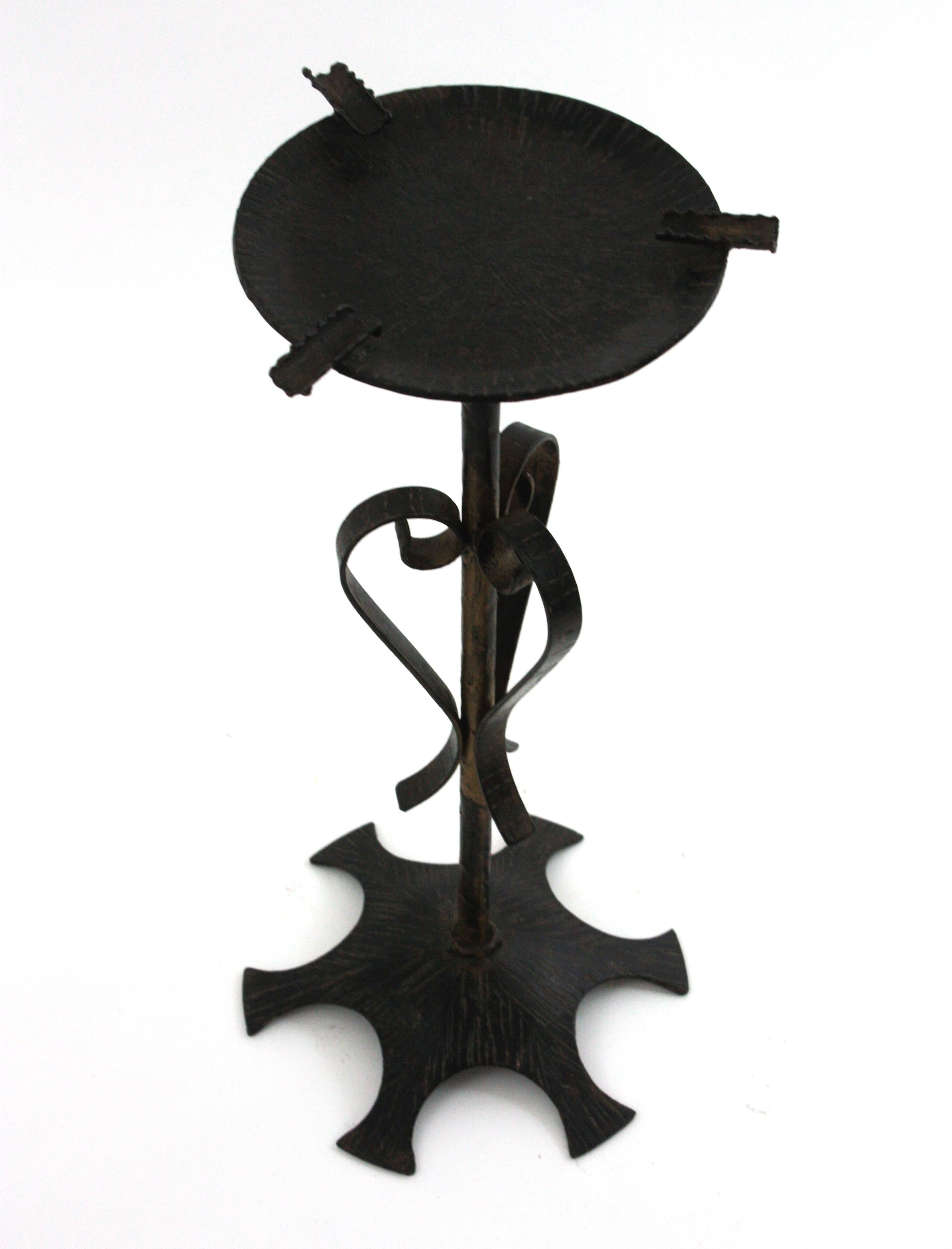 XX secolo Tavolino / Tavolino / Posacenere spagnolo in ferro nero in vendita