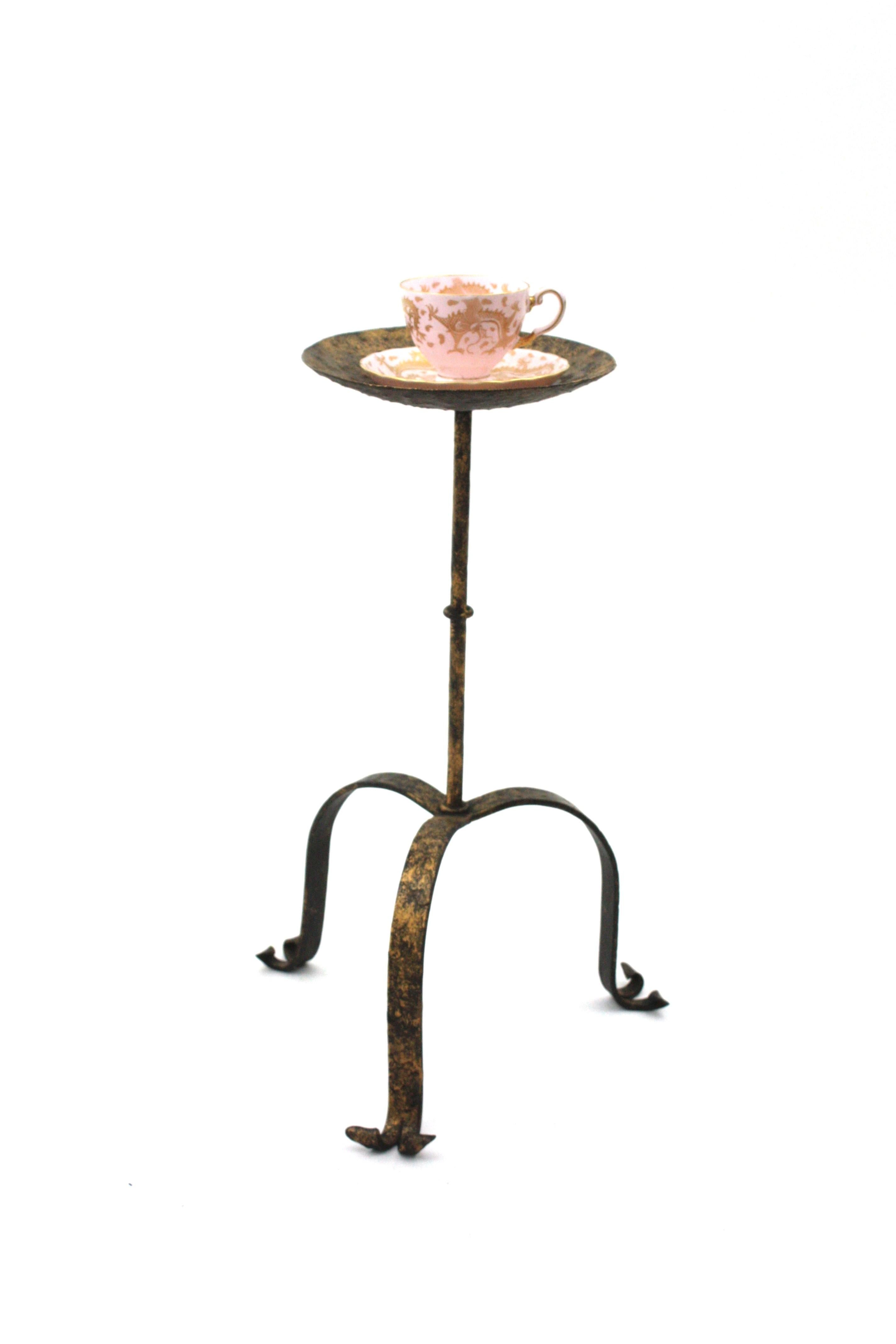 Spanish Drinks Table / Side Table / Martini Table in Gilt Iron, 1940s For Sale 4