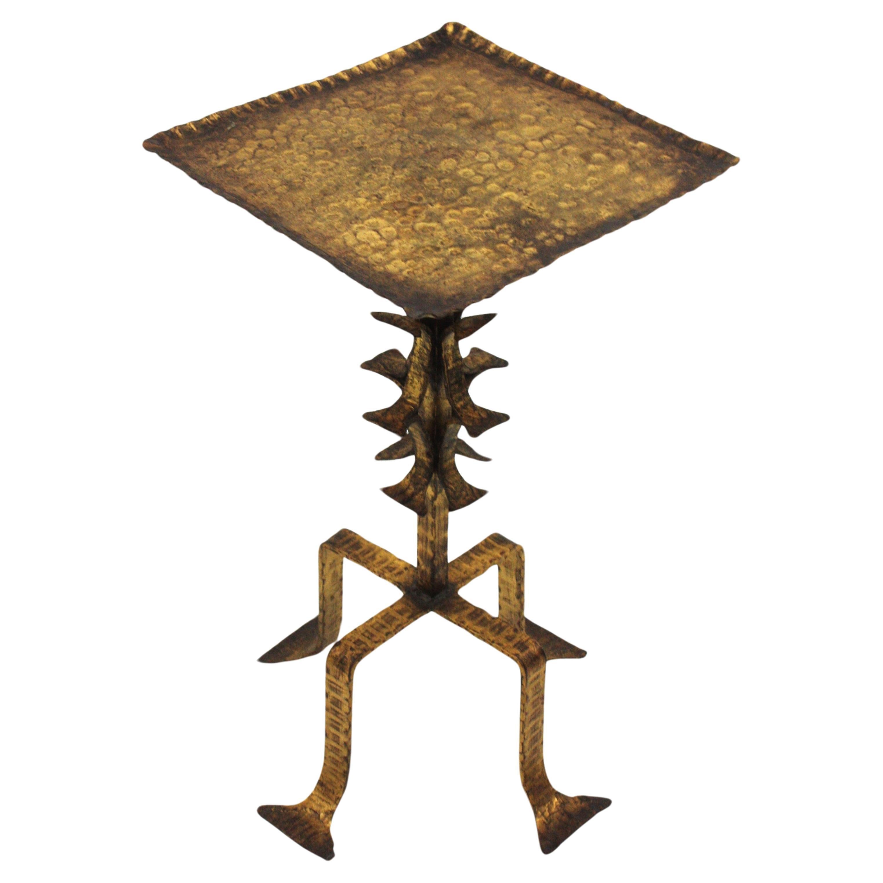 Hand Forged Gold Leaf Gilt Iron Martini Table by Ferro Art, Spain, 1940s-1950s
One of a kind hand wrought Spanish Gilt Iron Drink Table Gueridon, End or Side Table. Entirely made by hand.
This hand-crafted table was manufactured by a well-known