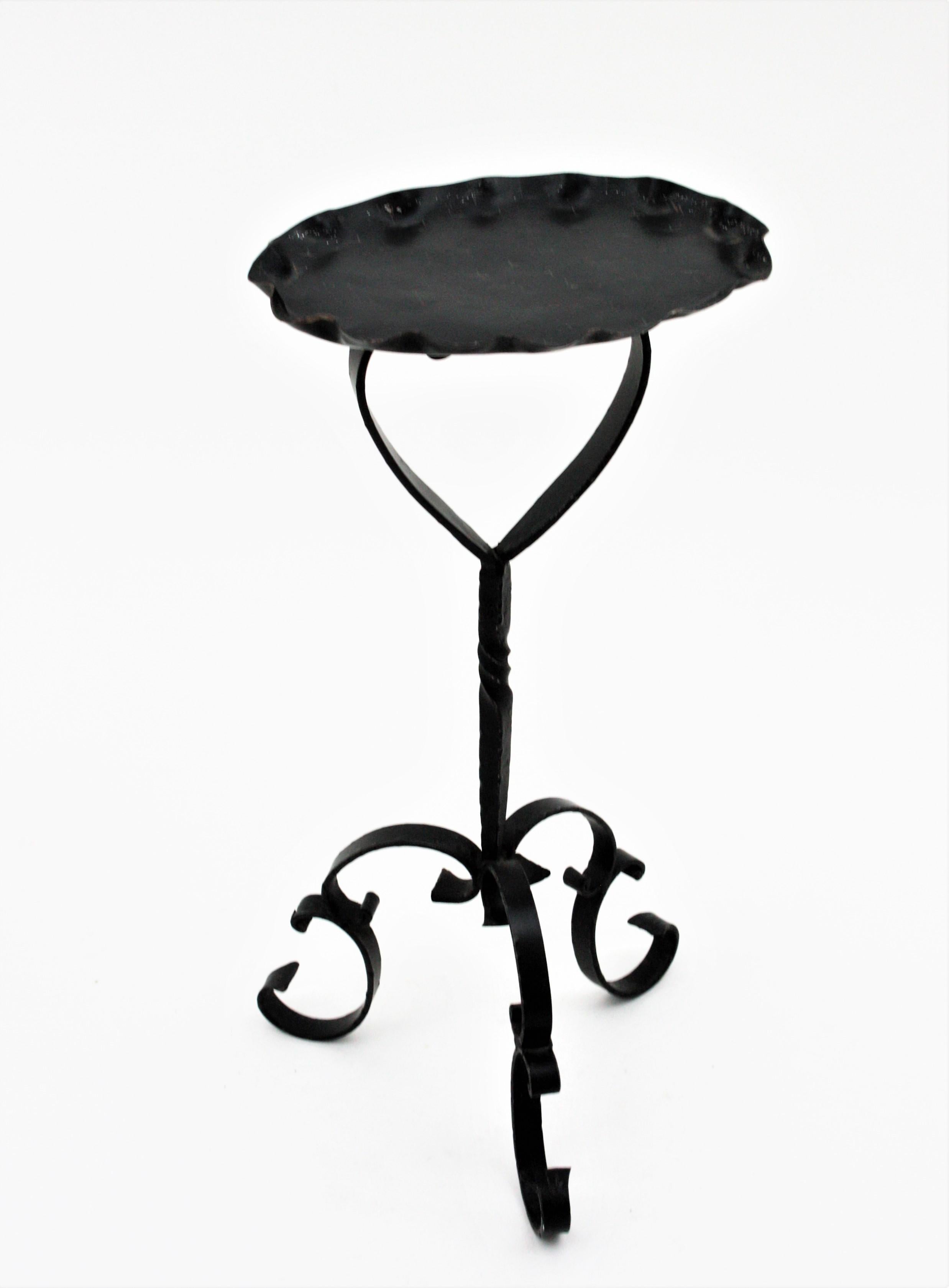 Spanish Drinks Table / Side Table / Oval Martini Table in Wrought Iron For Sale 3