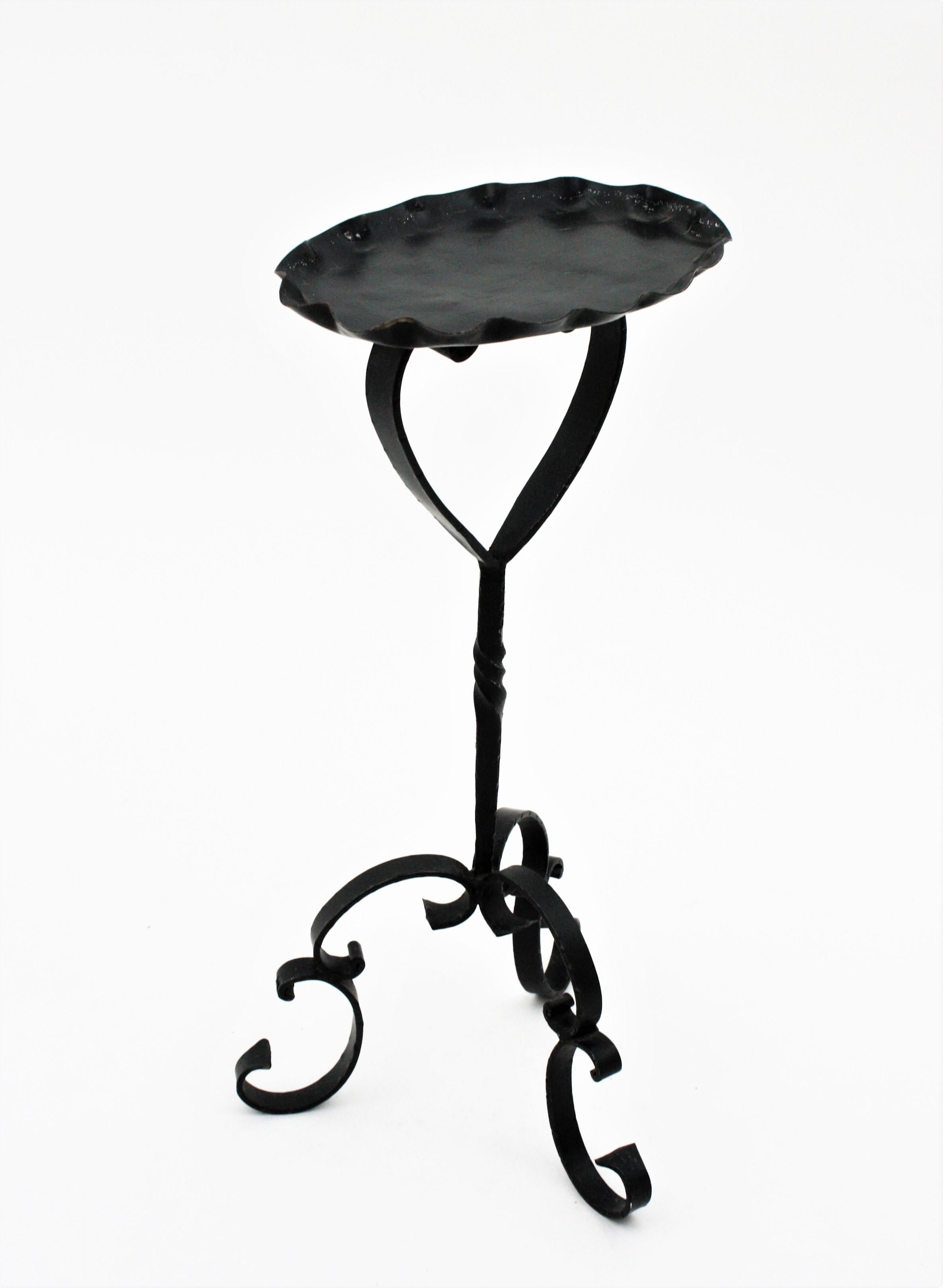 Spanish Drinks Table / Side Table / Oval Martini Table in Wrought Iron For Sale 4