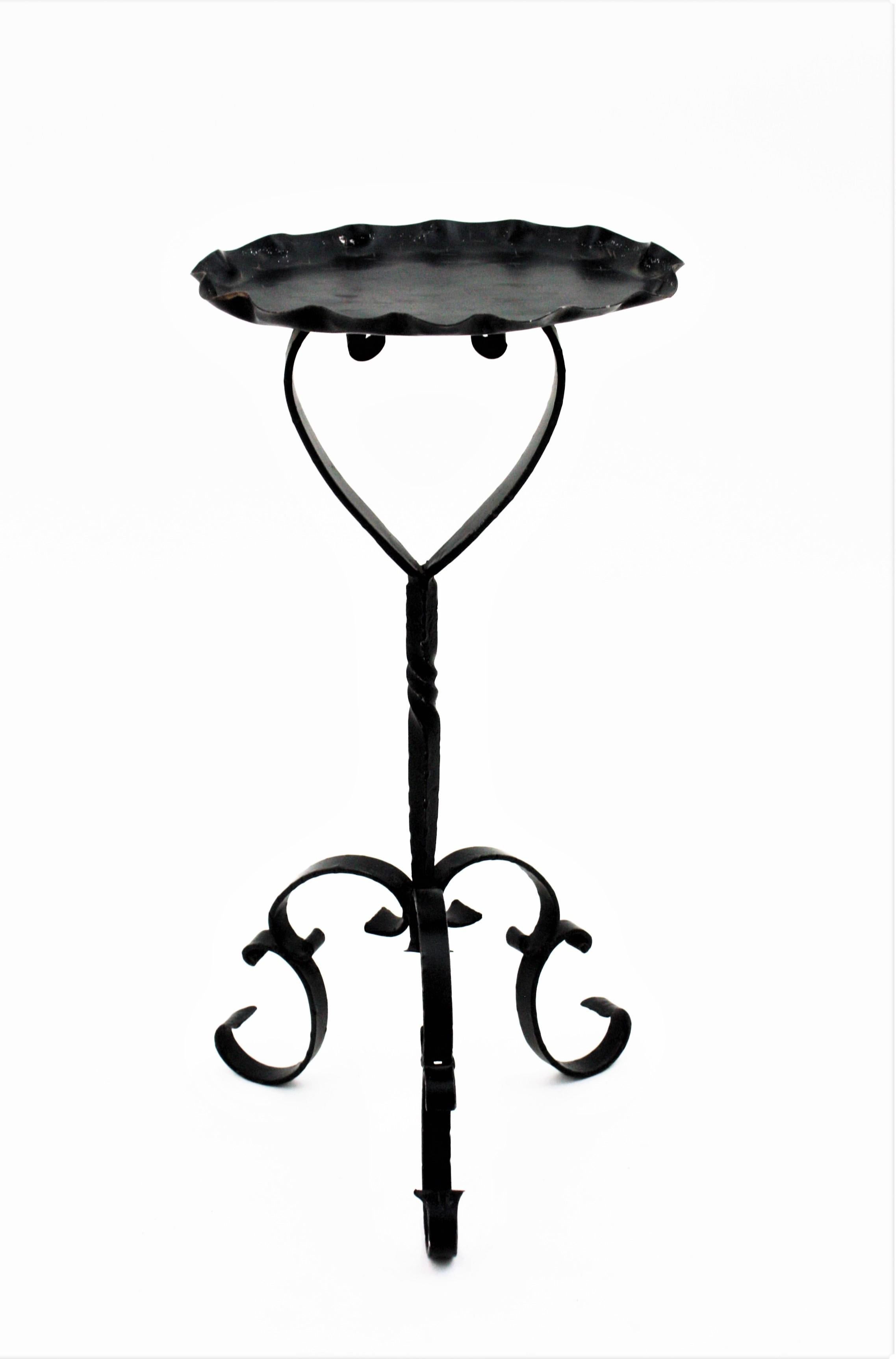 20th Century Spanish Drinks Table / Side Table / Oval Martini Table in Wrought Iron