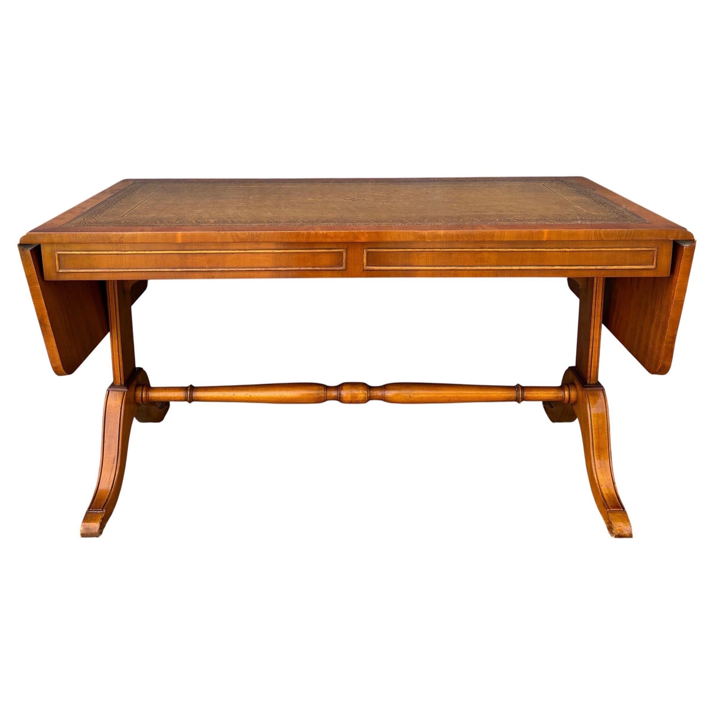 Spanischer Drop-Leaf-Schreibtisch mit Lederplatte, Mitte 20. im Angebot