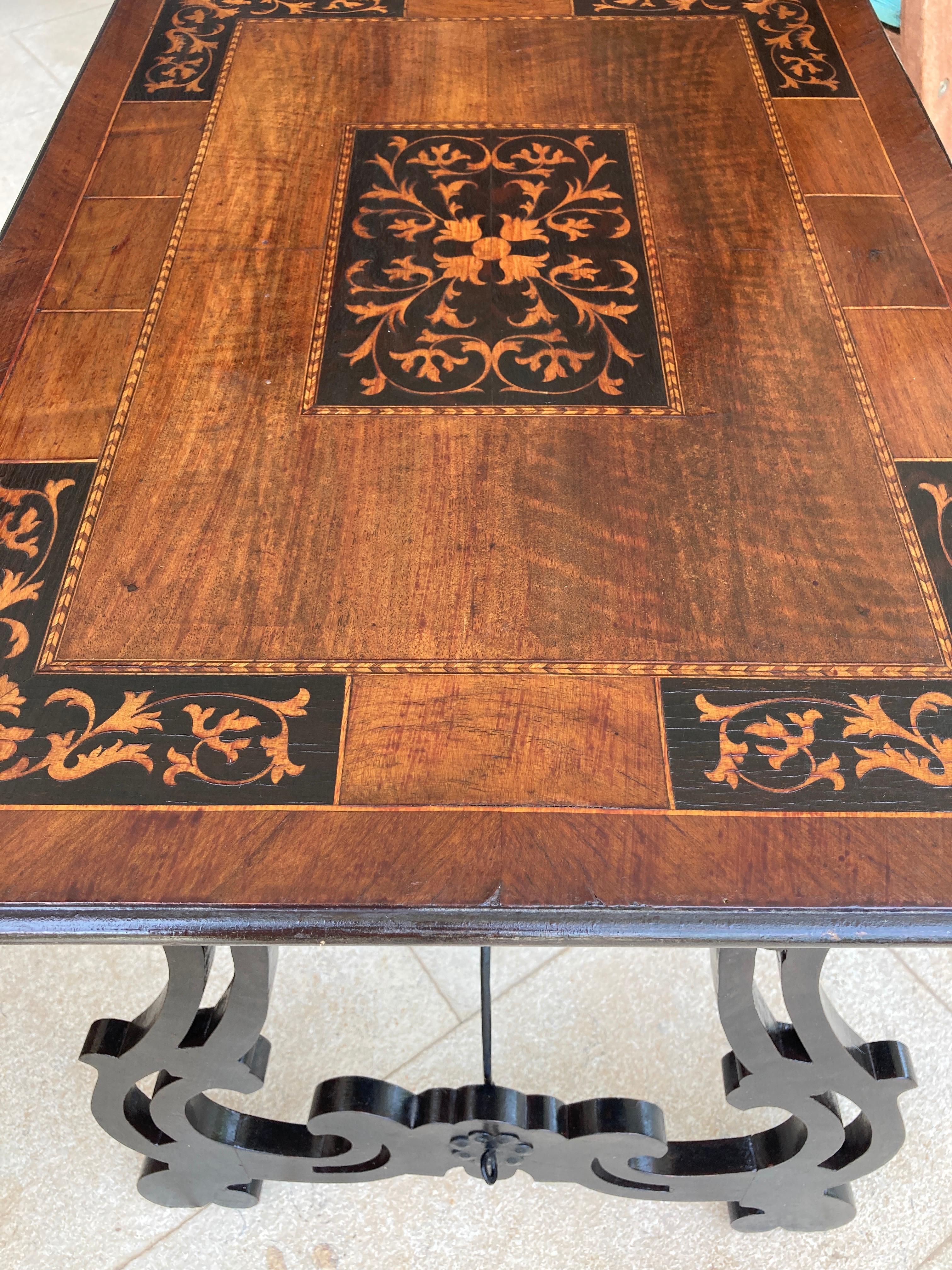 Spanish Early 19th Century Baroque Side Table with Lyre Legs and Marquetry Top For Sale 7