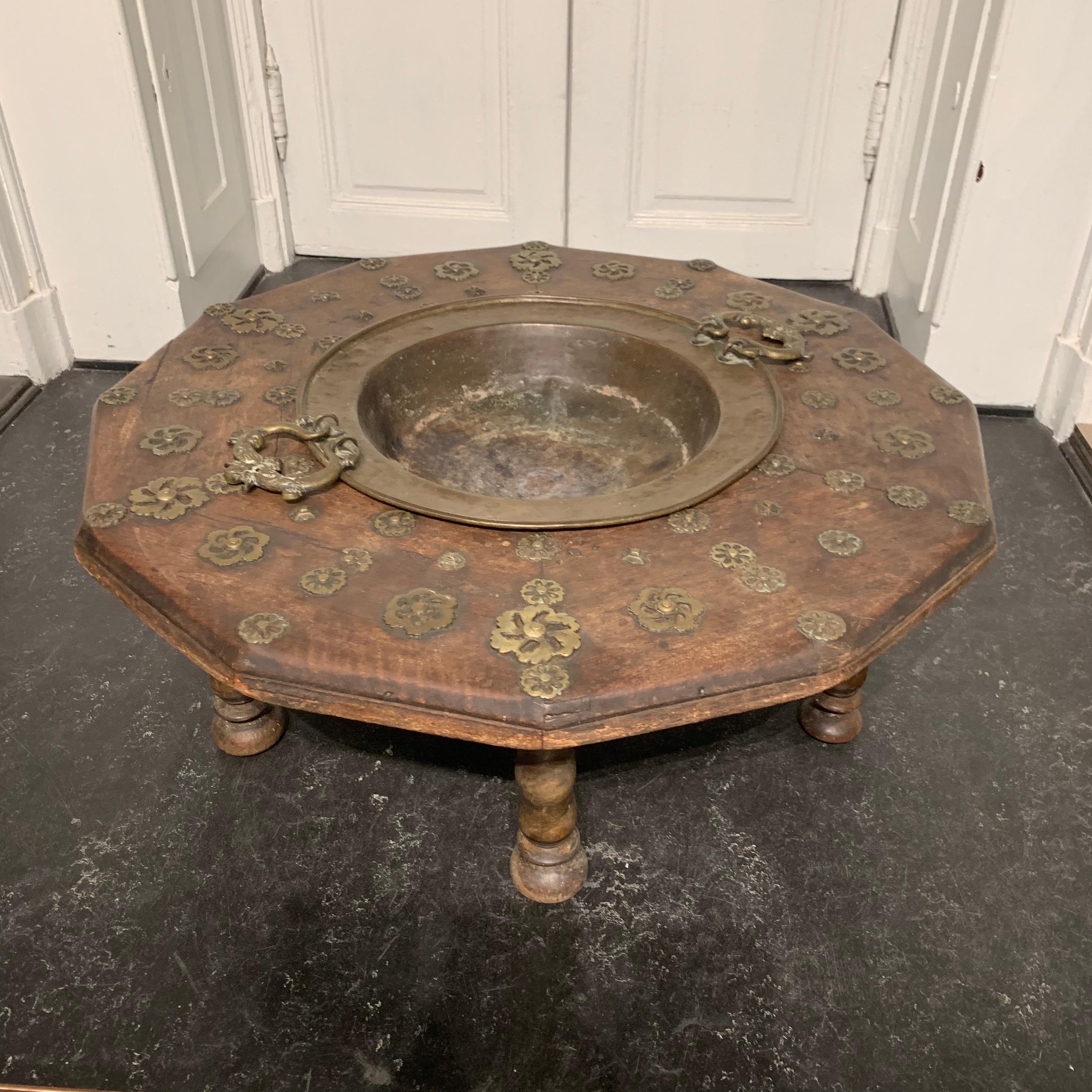 Bronze Table de cheminée espagnole « Brassero » du début du XIXe siècle en vente