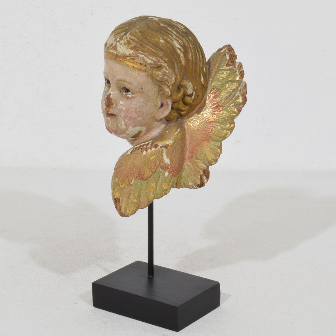 Art nouveau Tête d'ange ailée espagnole du début du 20e siècle sculptée à la main en vente