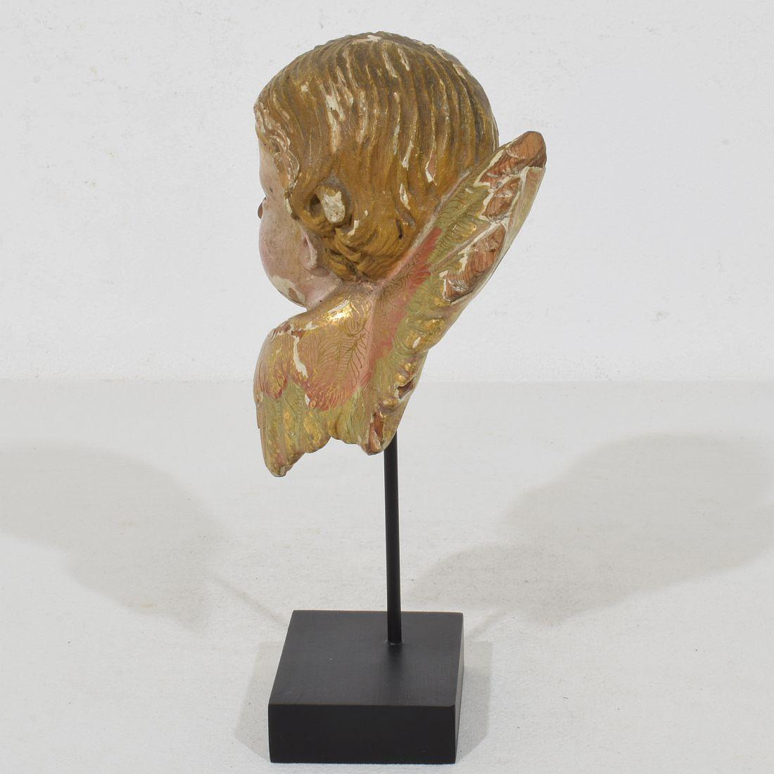 Tête d'ange ailée espagnole du début du 20e siècle sculptée à la main Bon état - En vente à Buisson, FR