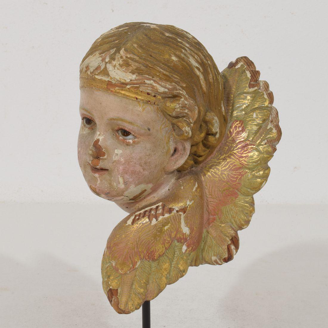 Verre Tête d'ange ailée espagnole du début du 20e siècle sculptée à la main en vente