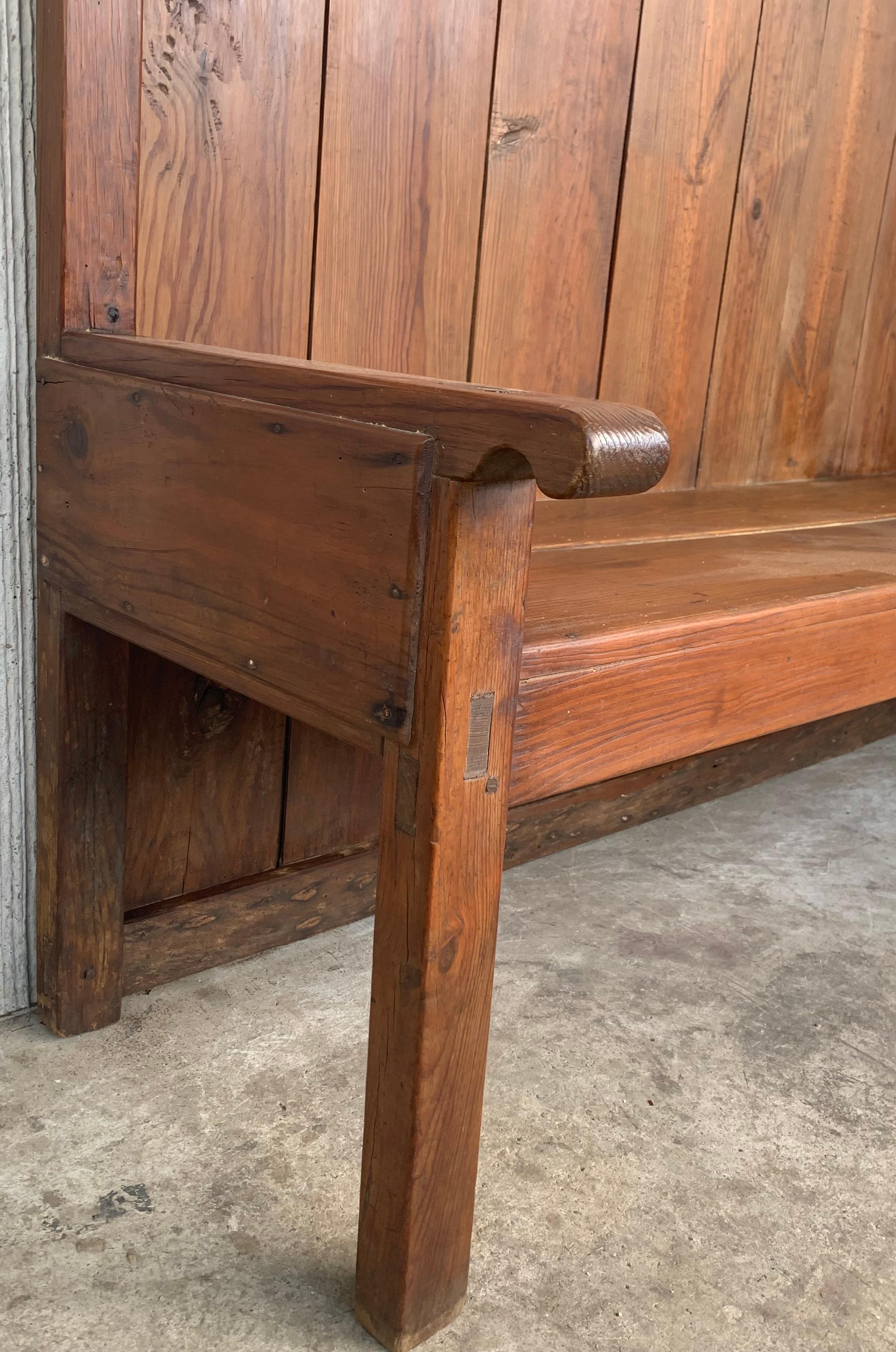 Spanish Early 20th Century Bench with Dove-Tail and Tall Back For Sale 1