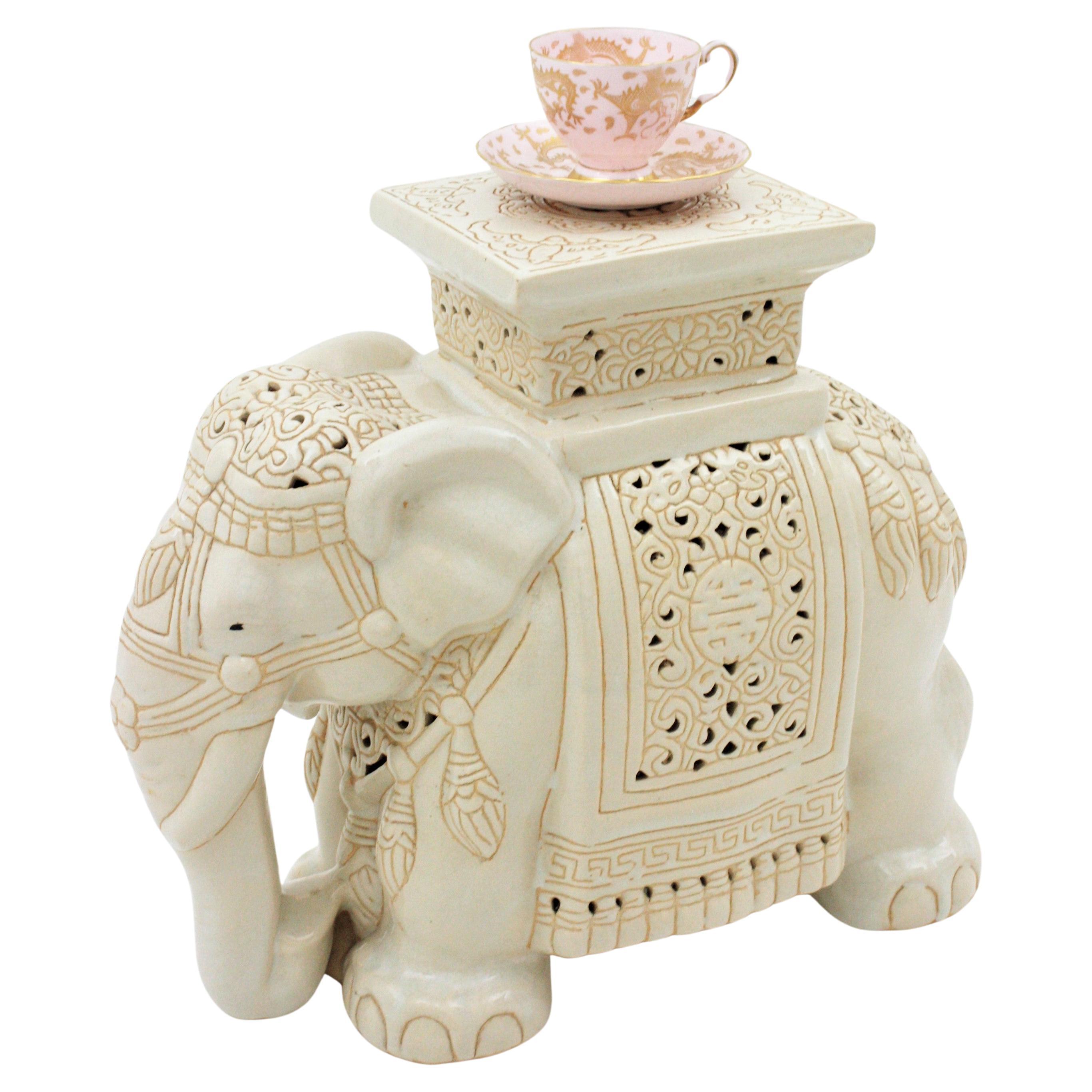 Spanischer Beistelltisch oder Getränketisch mit Elefanten aus glasierter Keramik