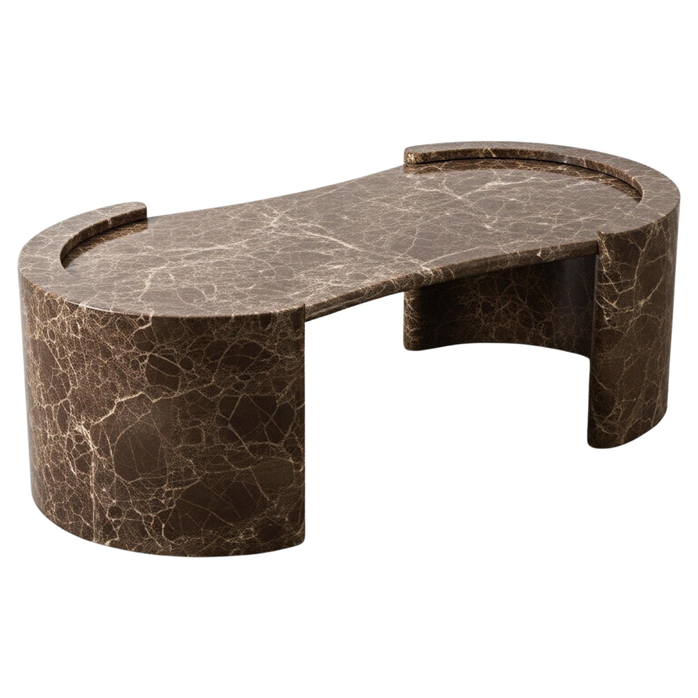 Table basse sculpturale en marbre Emperador espagnol - One Of A Kind Table