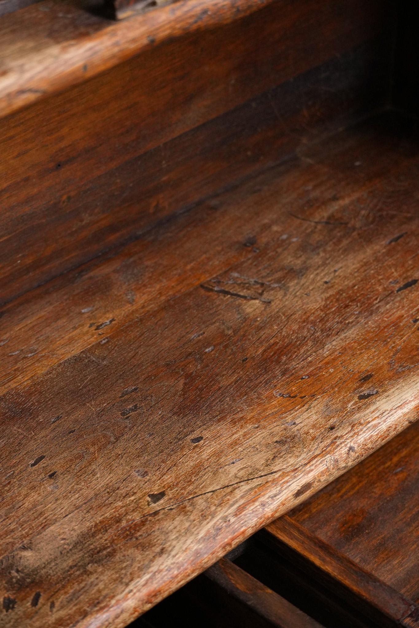 Spanischer Bauernhaus-Küchenschrank aus Holz vom Anfang des 20. im Angebot 11