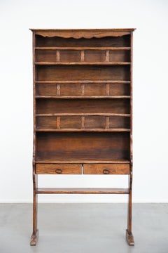 Mueble de cocina de madera de granja española de principios del siglo XX