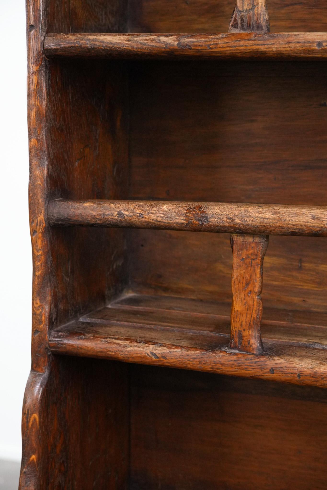 Spanischer Bauernhaus-Küchenschrank aus Holz vom Anfang des 20. im Angebot 1