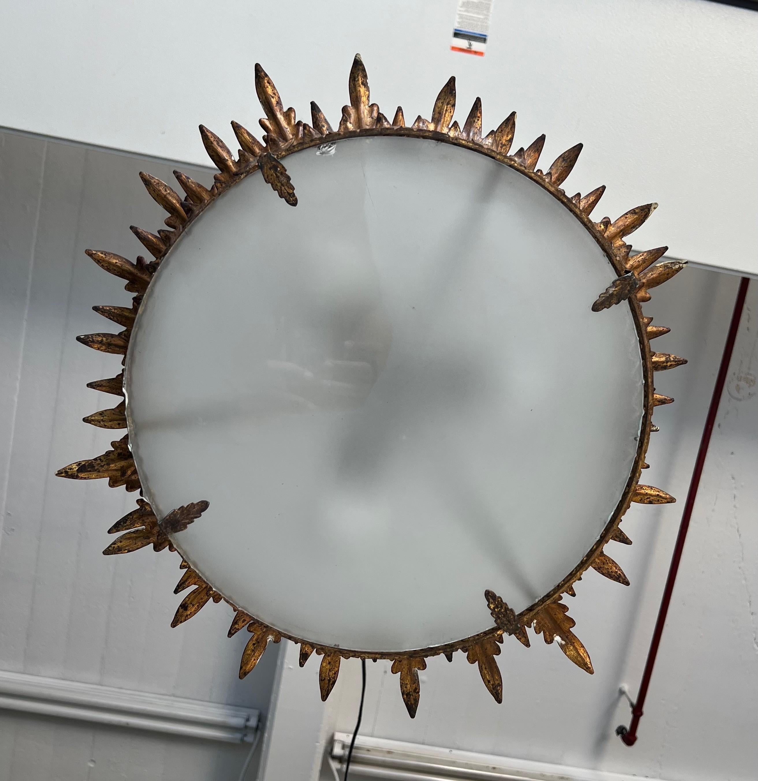 Plafond à couronne plumeuse espagnole en vente 2