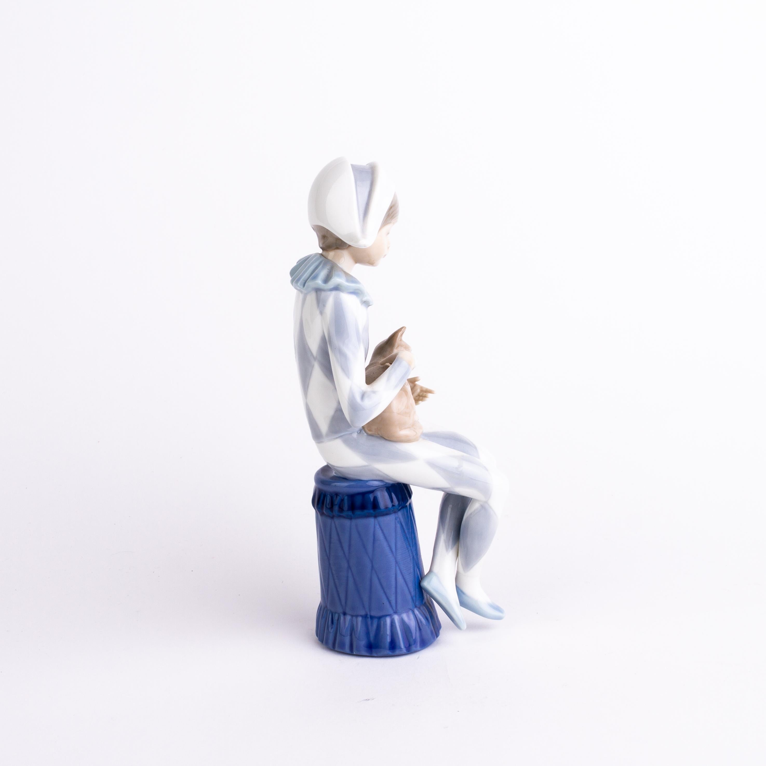 Spanish Fine Porcelain Nao Lladro Harlequin Sculpture Figure 
Good condition
Free international shipping.