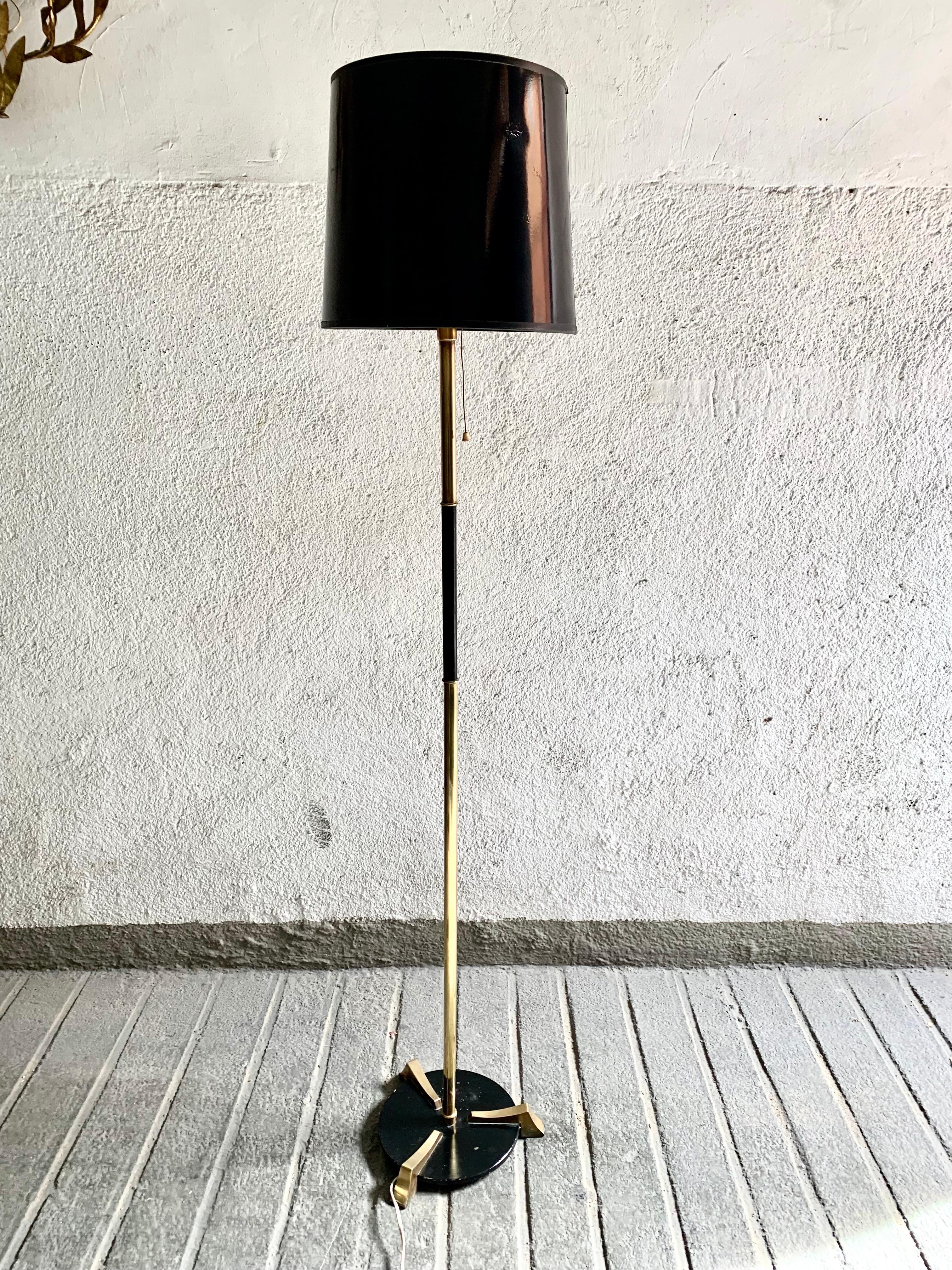 Spanish Floor Lamp 70s, in Lacquered Metal, Brass and Bronce 9