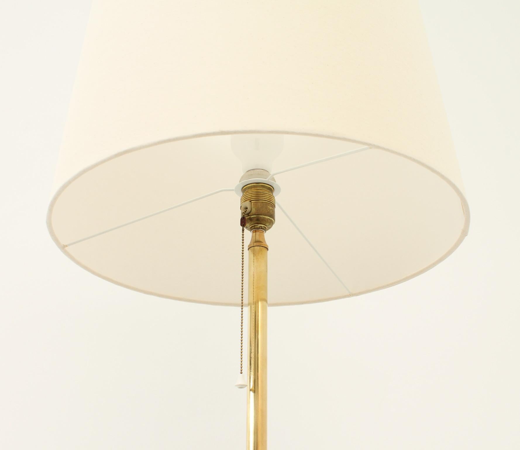 Spanish Floor Lamp in Brass and Walnut Wood from 1950s For Sale 1