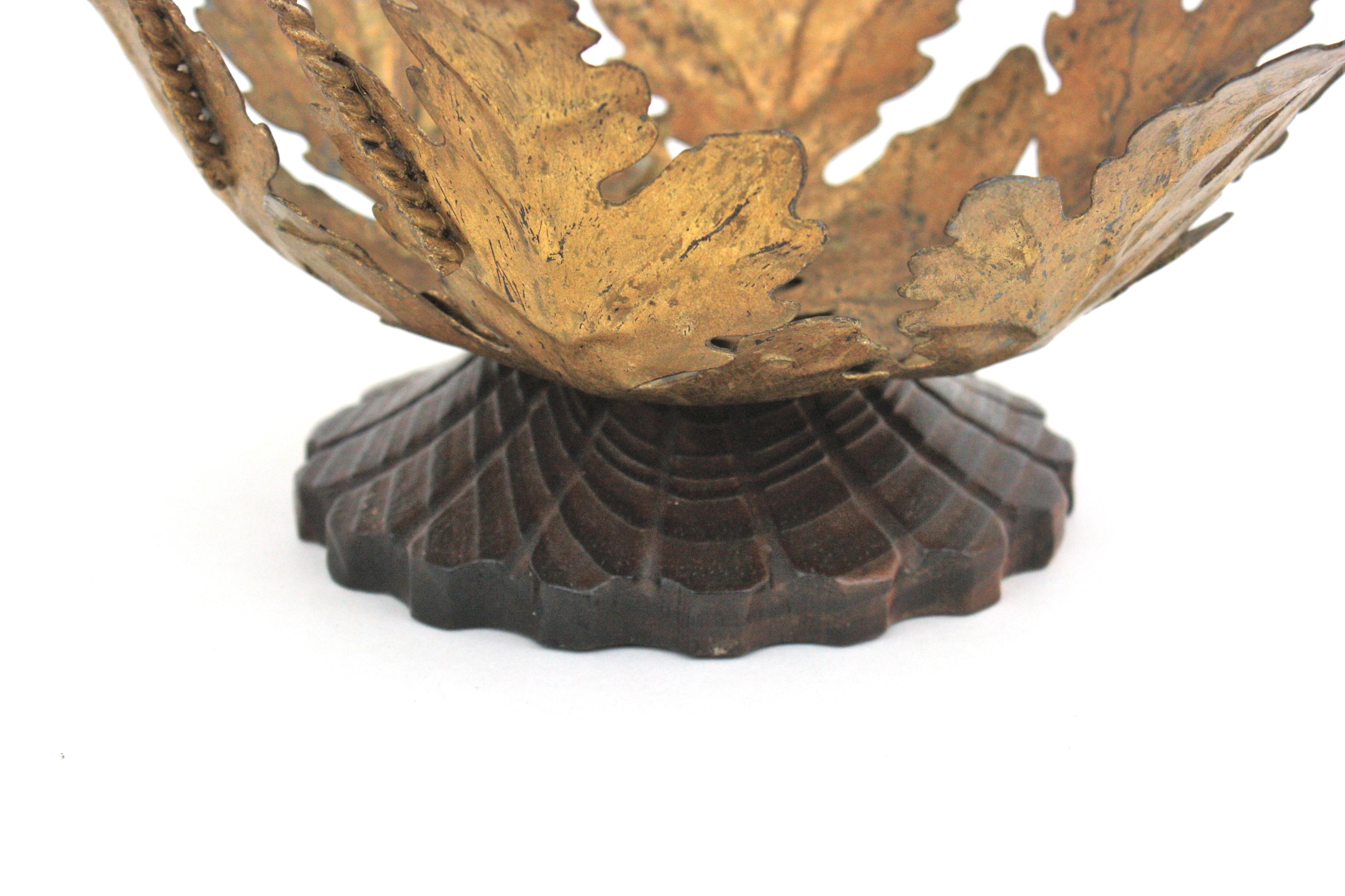 Spanish Foliage Centerpiece Basket Bowl in Gilt Iron & Wood For Sale 9