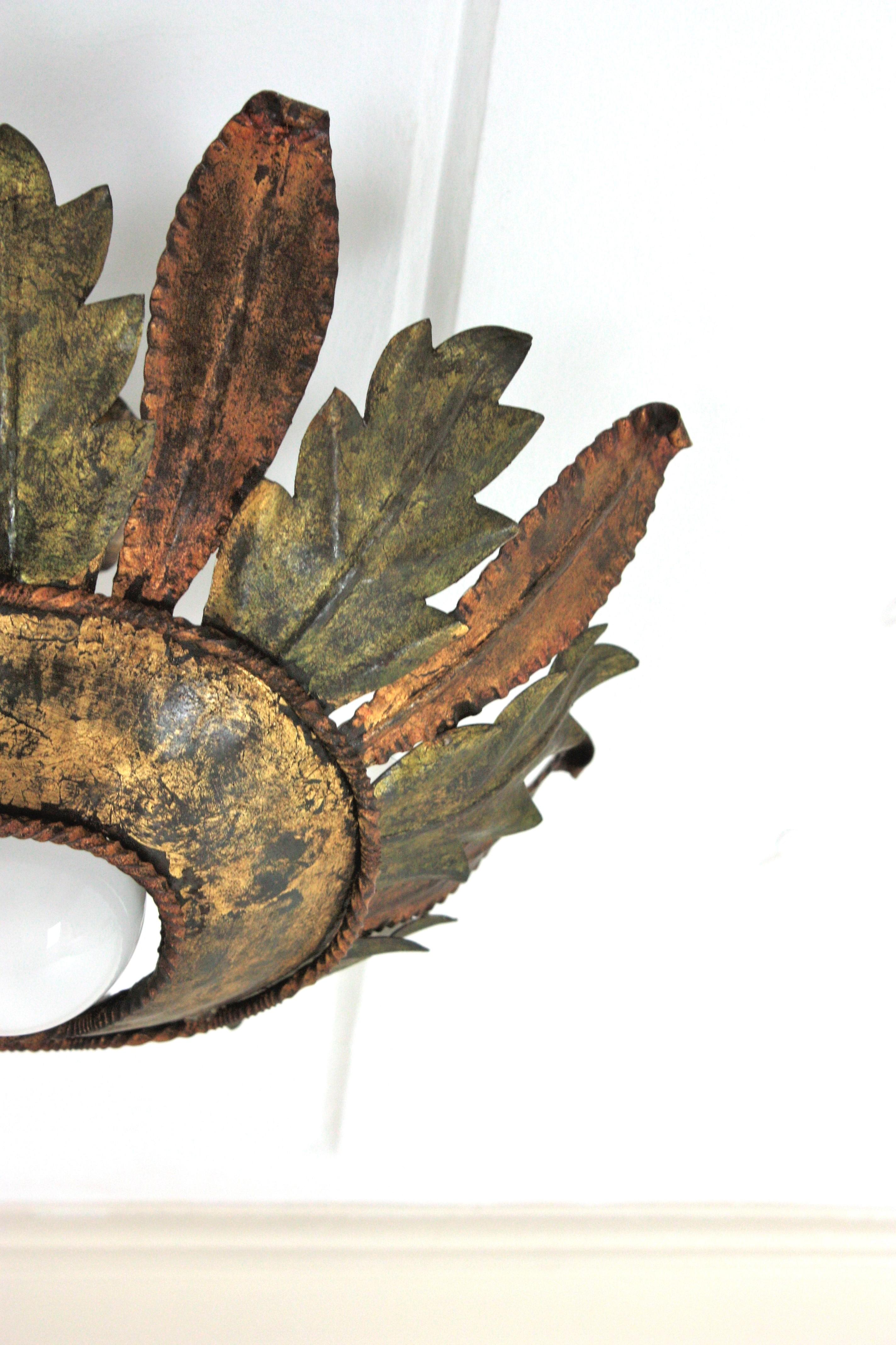 Plafonnier espagnol Foliage Sunburst en vert et fer doré en vente 9