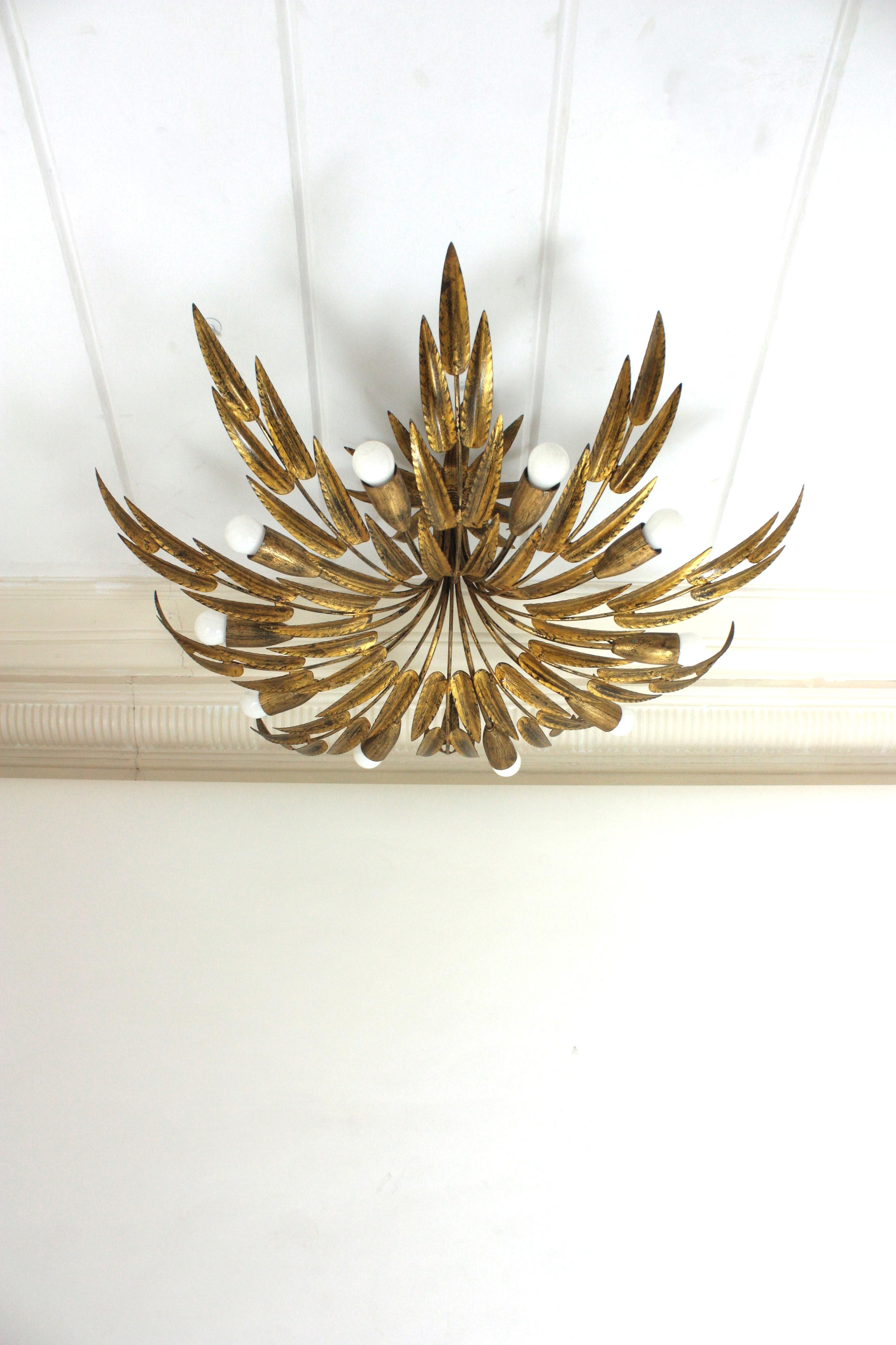 Spanish Foliage Sunburst Light Fixture / Kronleuchter aus vergoldetem Eisen, 10 Lights im Angebot 3