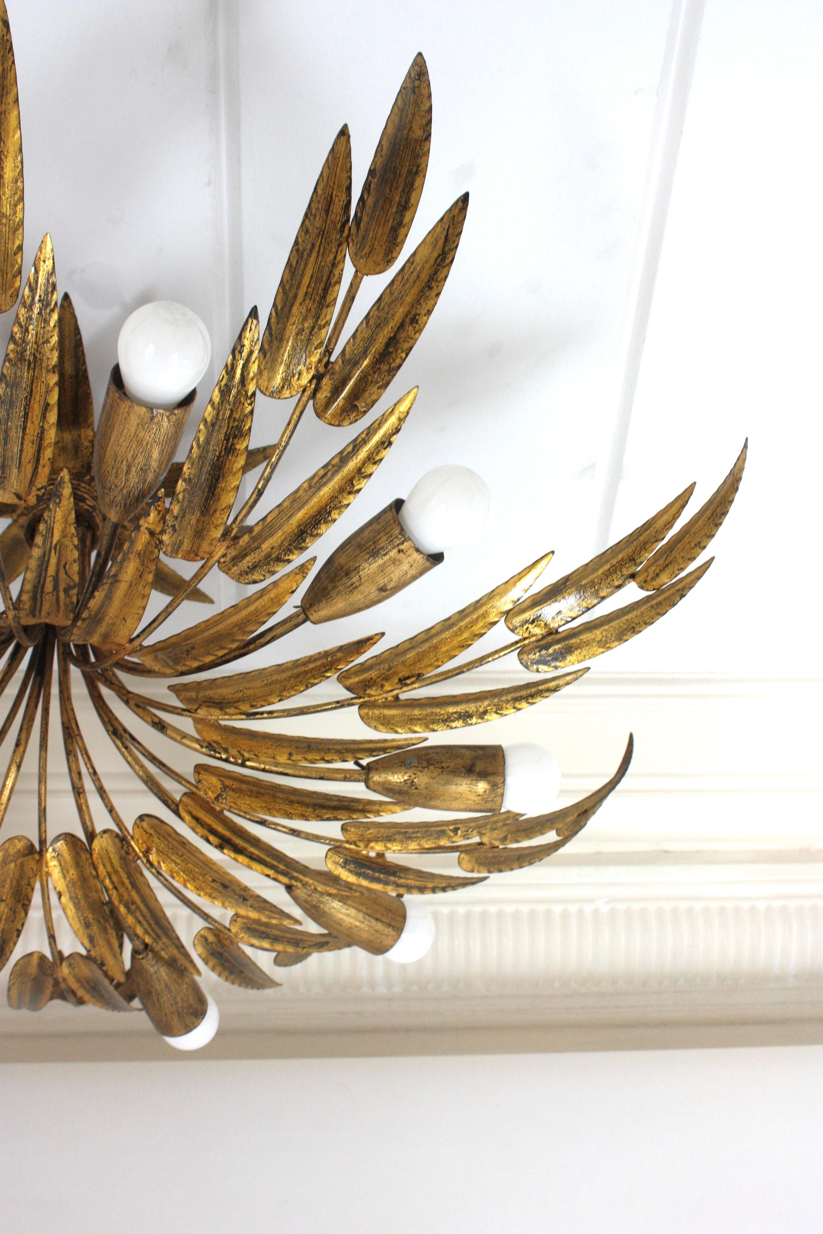 Spanish Foliage Sunburst Light Fixture / Kronleuchter aus vergoldetem Eisen, 10 Lights im Angebot 5