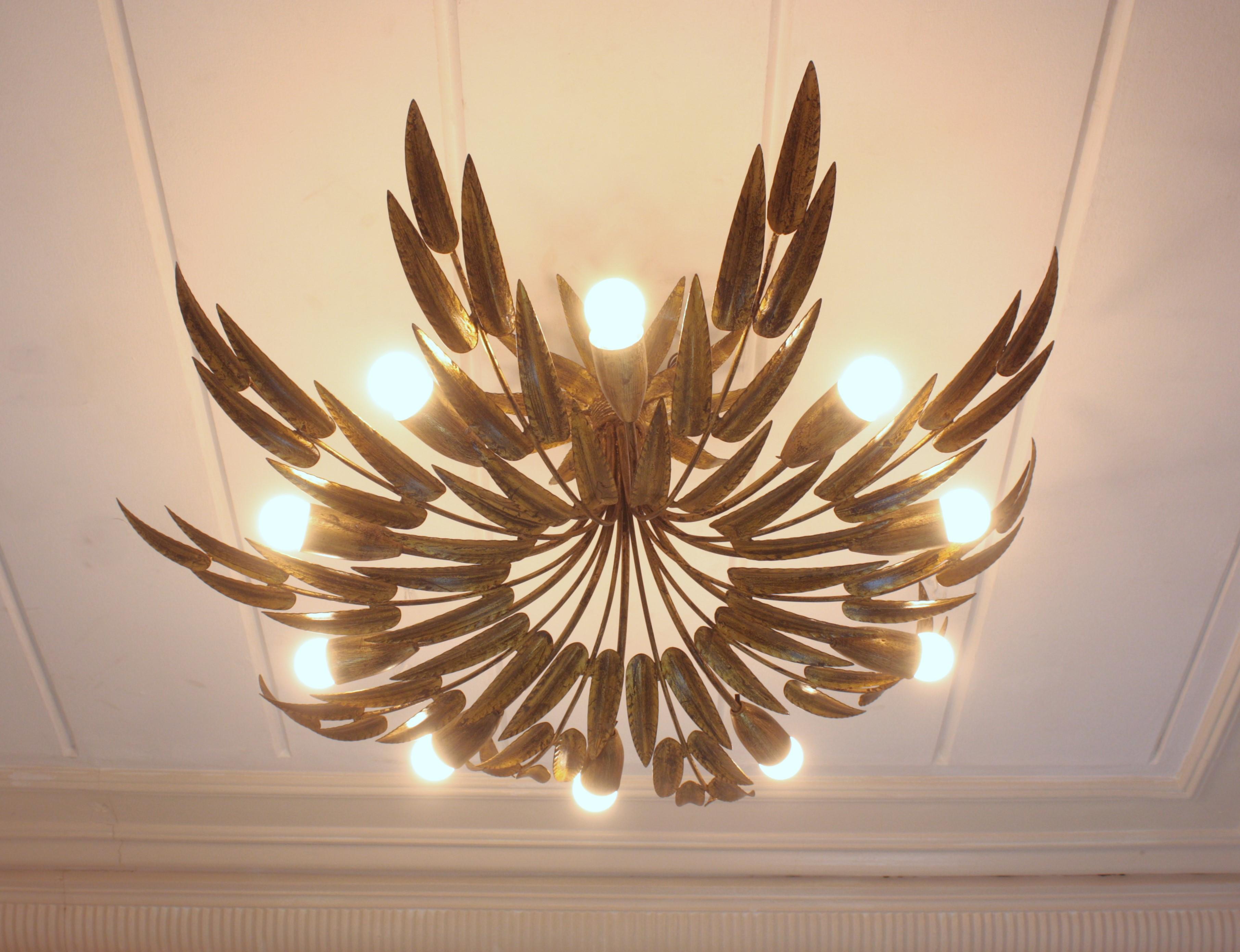 Spanish Foliage Sunburst Light Fixture / Kronleuchter aus vergoldetem Eisen, 10 Lights im Angebot 8