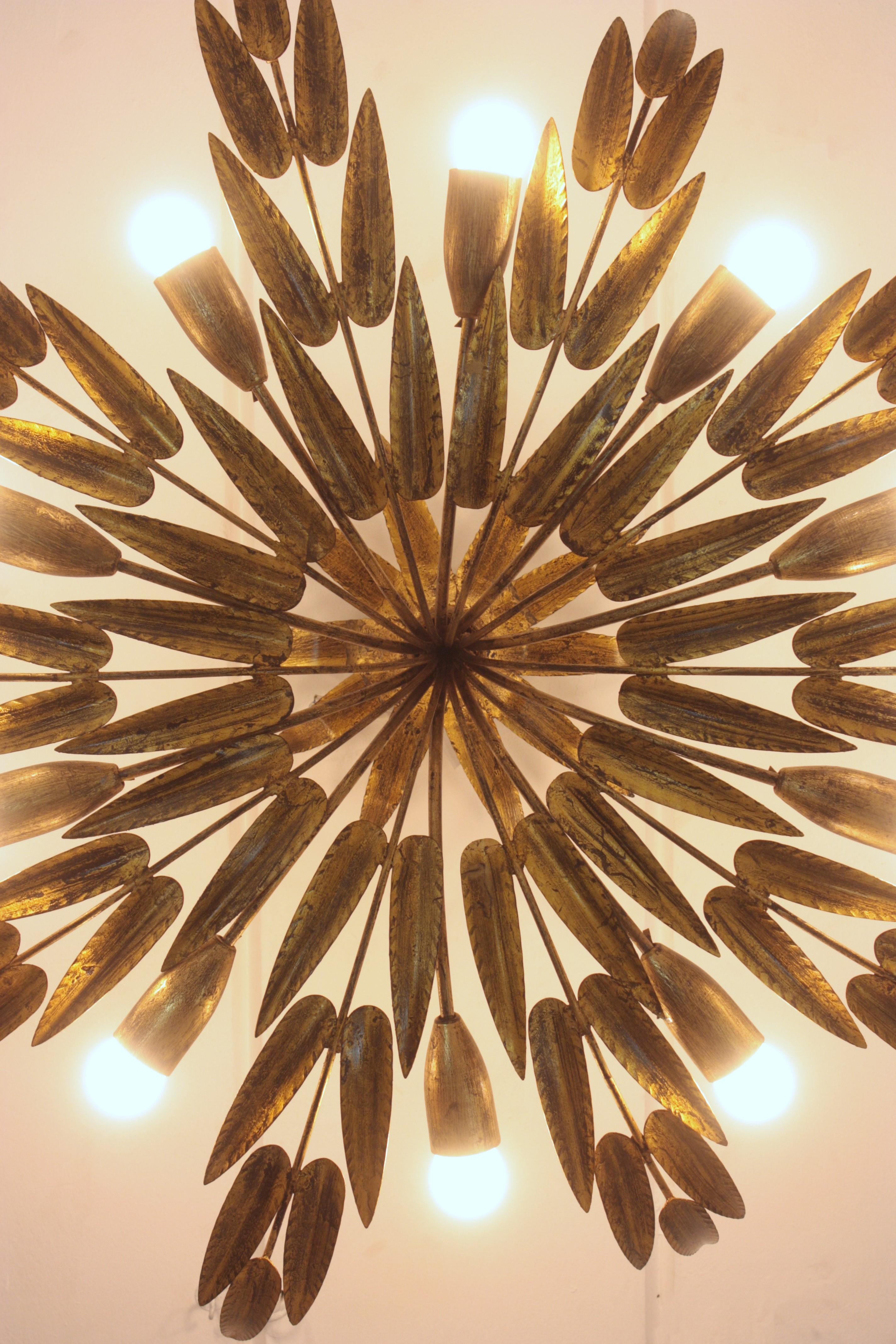 Spanish Foliage Sunburst Light Fixture / Kronleuchter aus vergoldetem Eisen, 10 Lights im Angebot 10