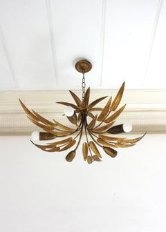 Lampadario a raggiera con fogliame spagnolo in ferro dorato, 5 luci